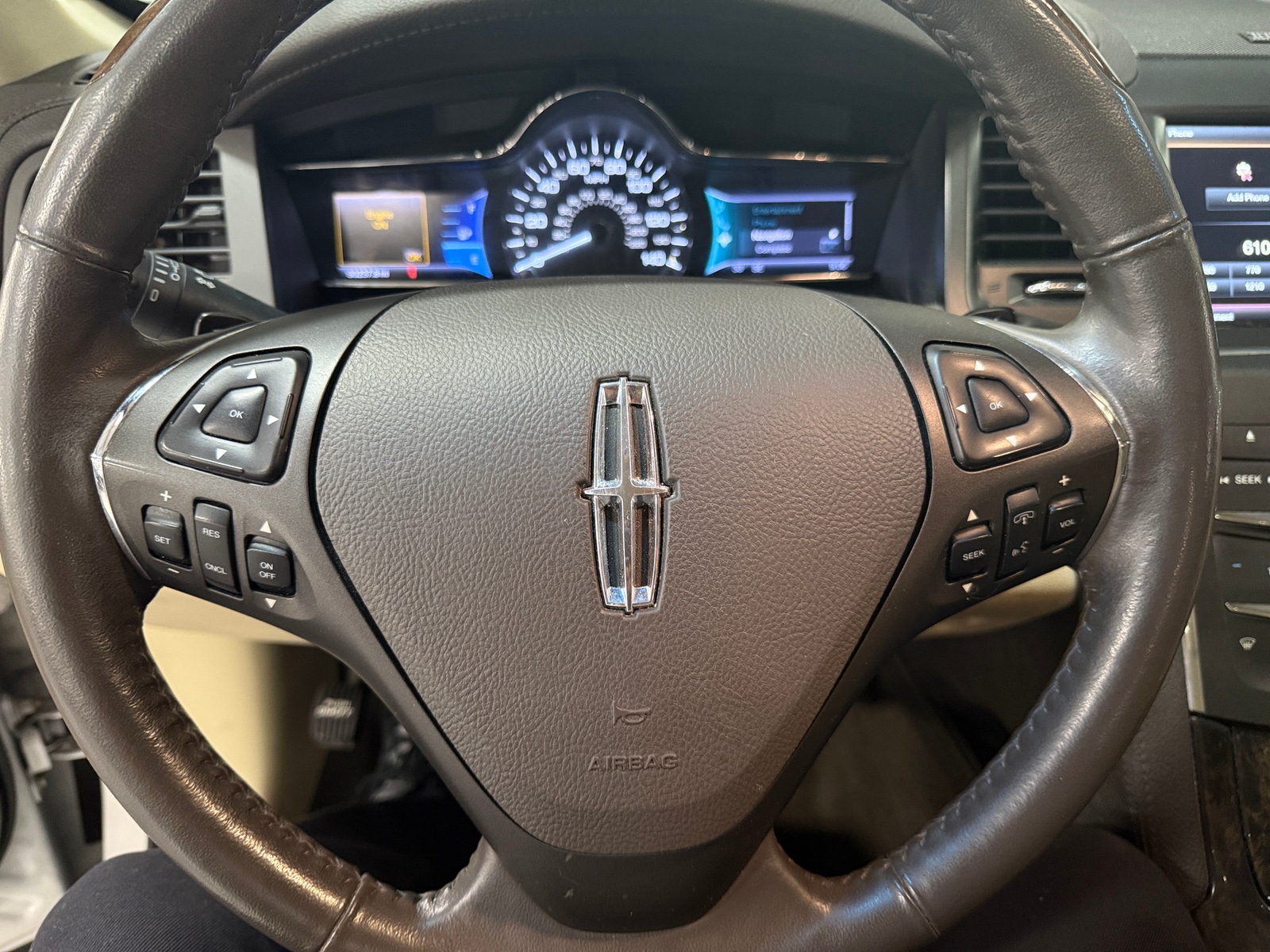 Thumbnail: 2013 Lincoln MKS - 4