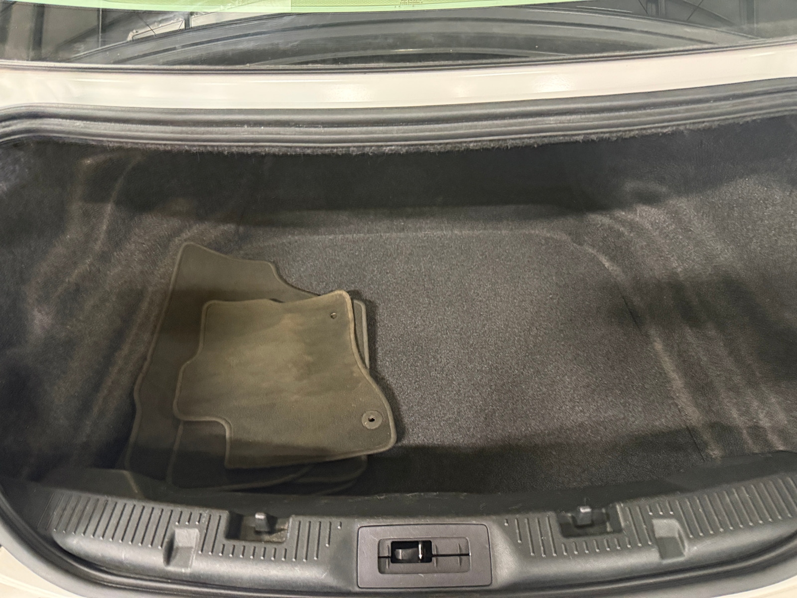 Thumbnail: 2013 Lincoln MKS - 6