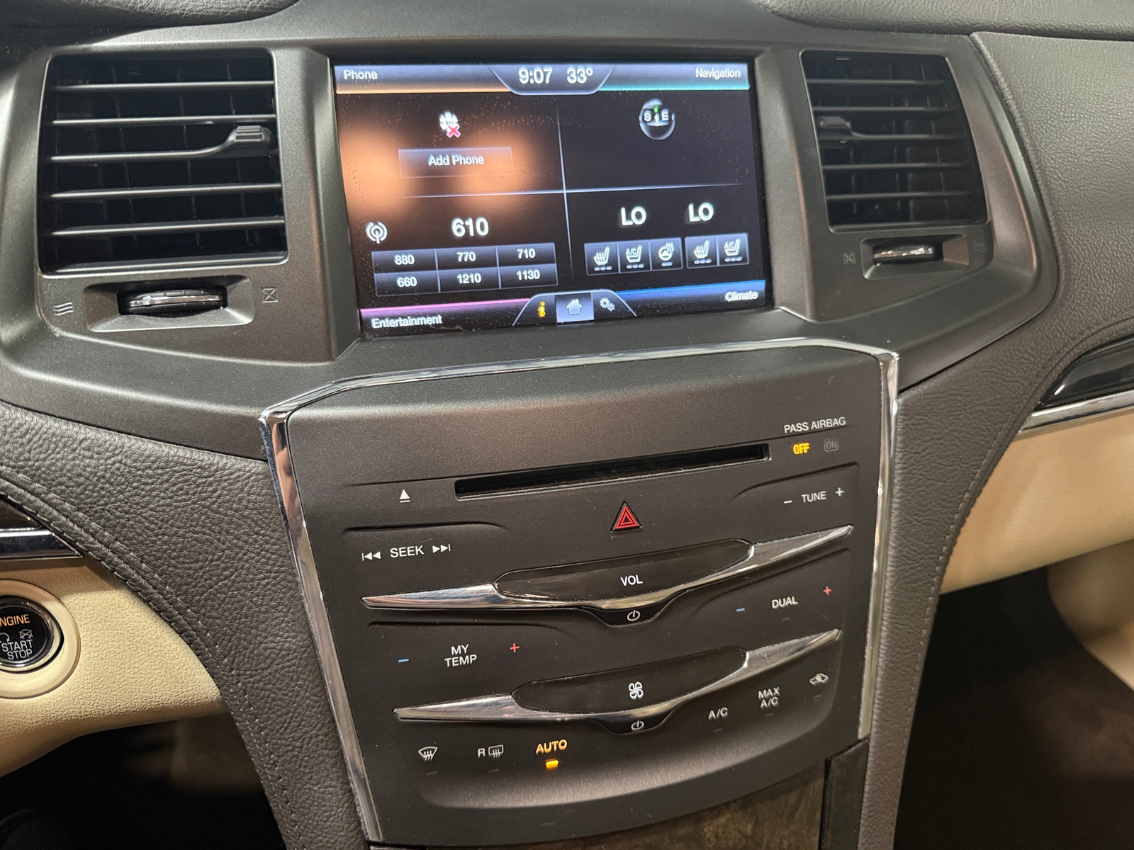 Thumbnail: 2013 Lincoln MKS - 3