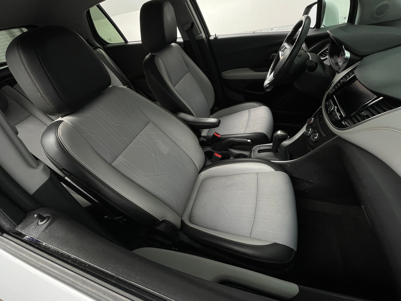 Thumbnail: 2021 Chevrolet Trax - 2