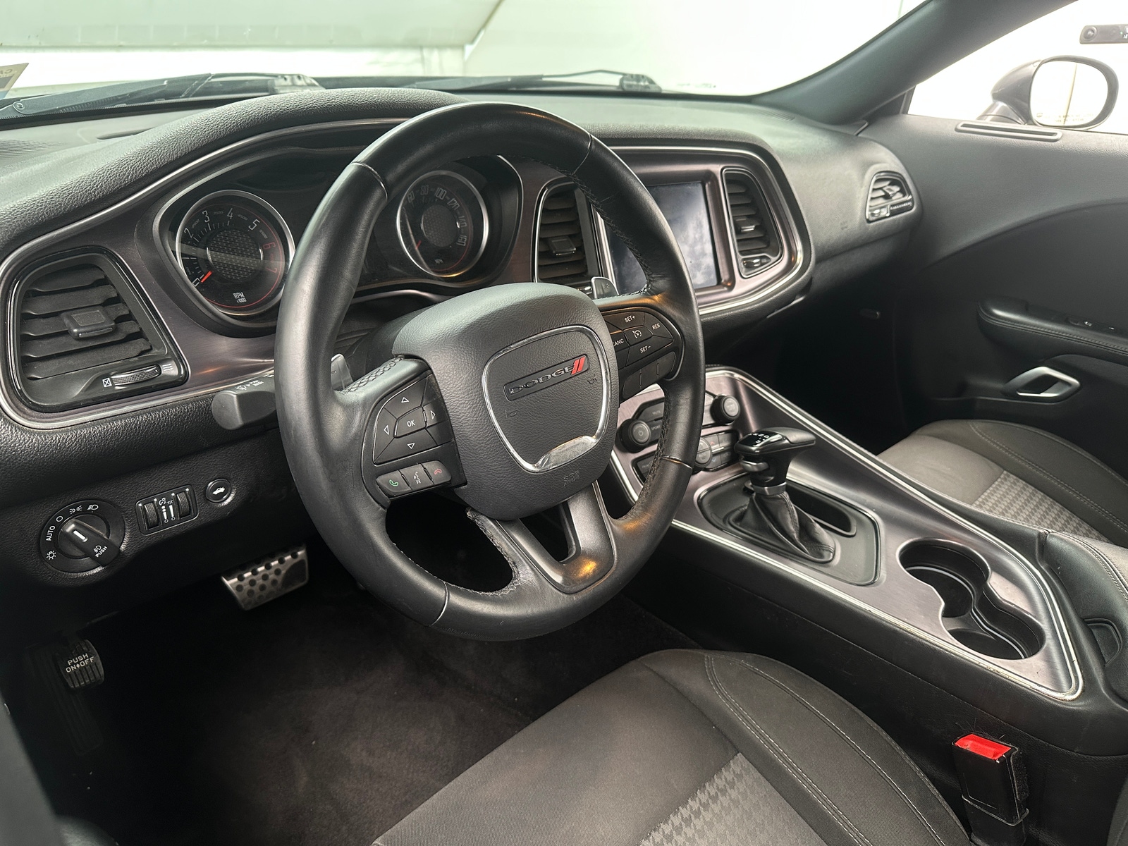 Thumbnail: 2017 Dodge Challenger - 4