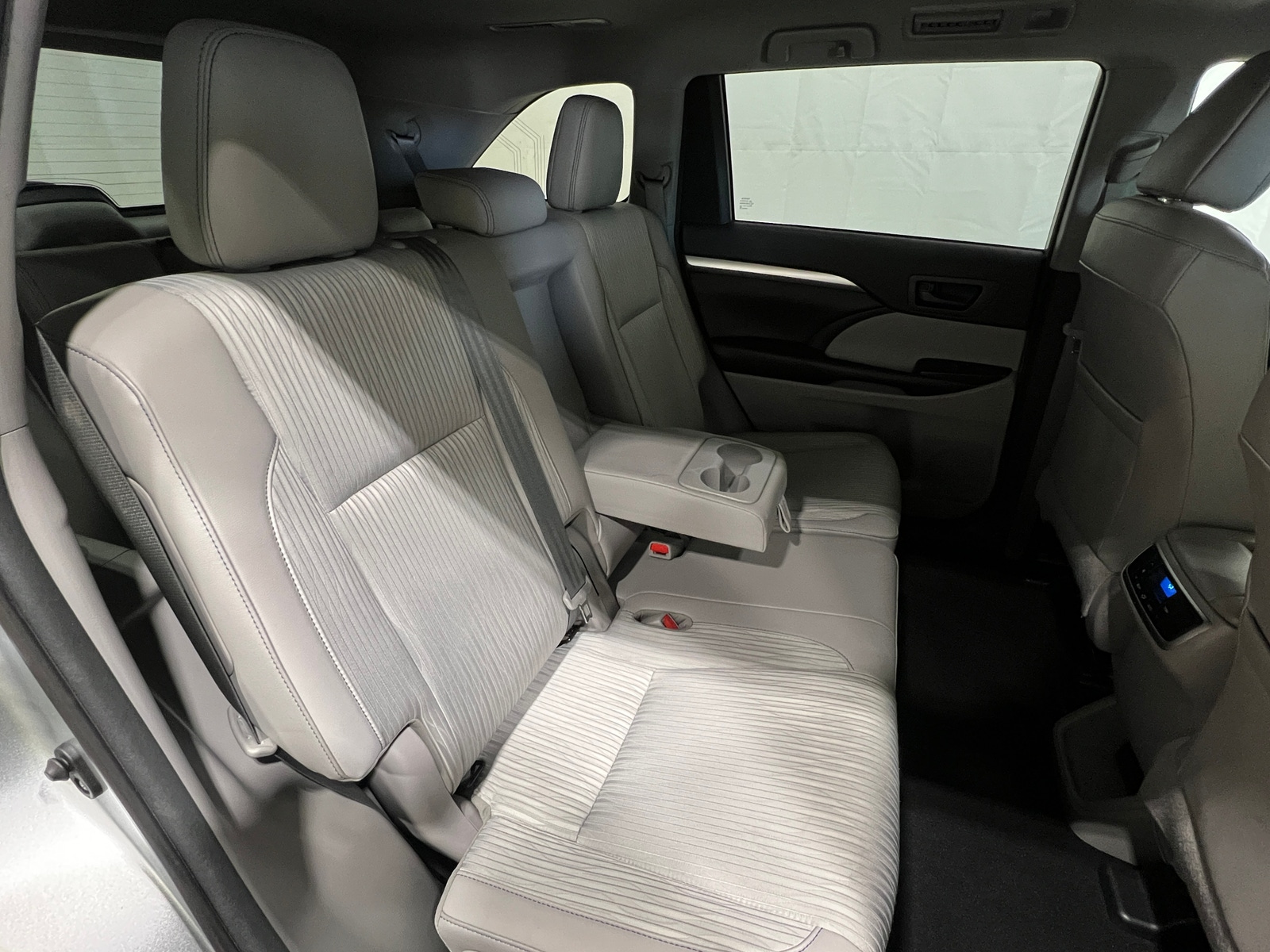 Thumbnail: 2018 Toyota Highlander - 5