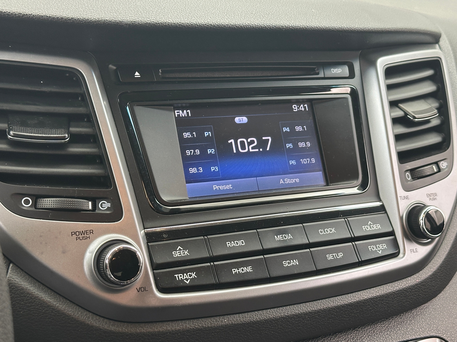 Thumbnail: 2018 Hyundai Tucson - 4