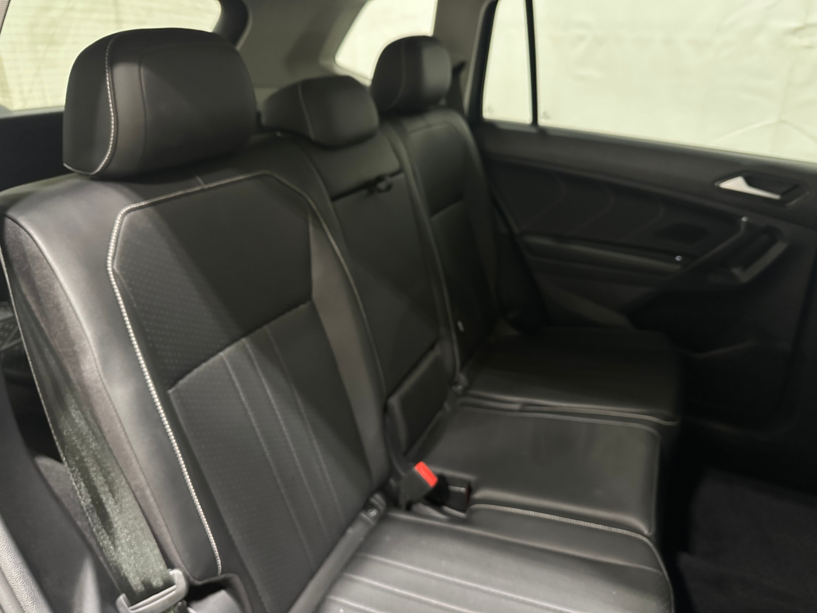 Thumbnail: 2022 Volkswagen Tiguan - 5