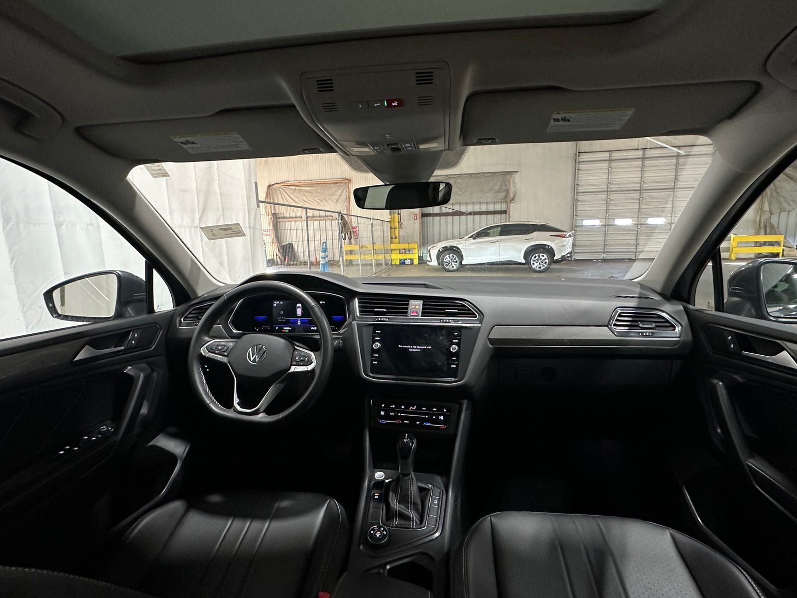 Thumbnail: 2022 Volkswagen Tiguan - 2