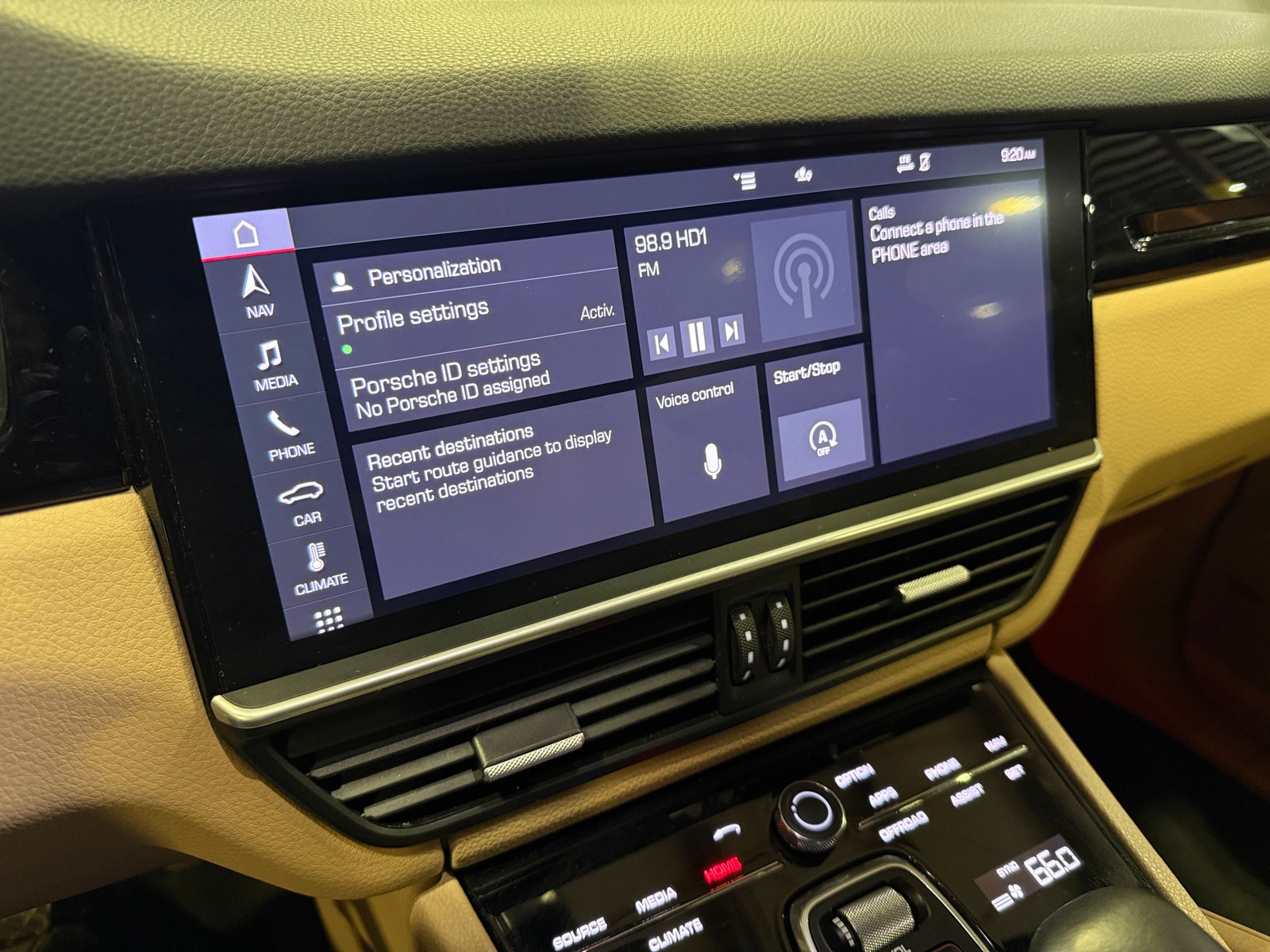 Thumbnail: 2020 Porsche Cayenne - 3