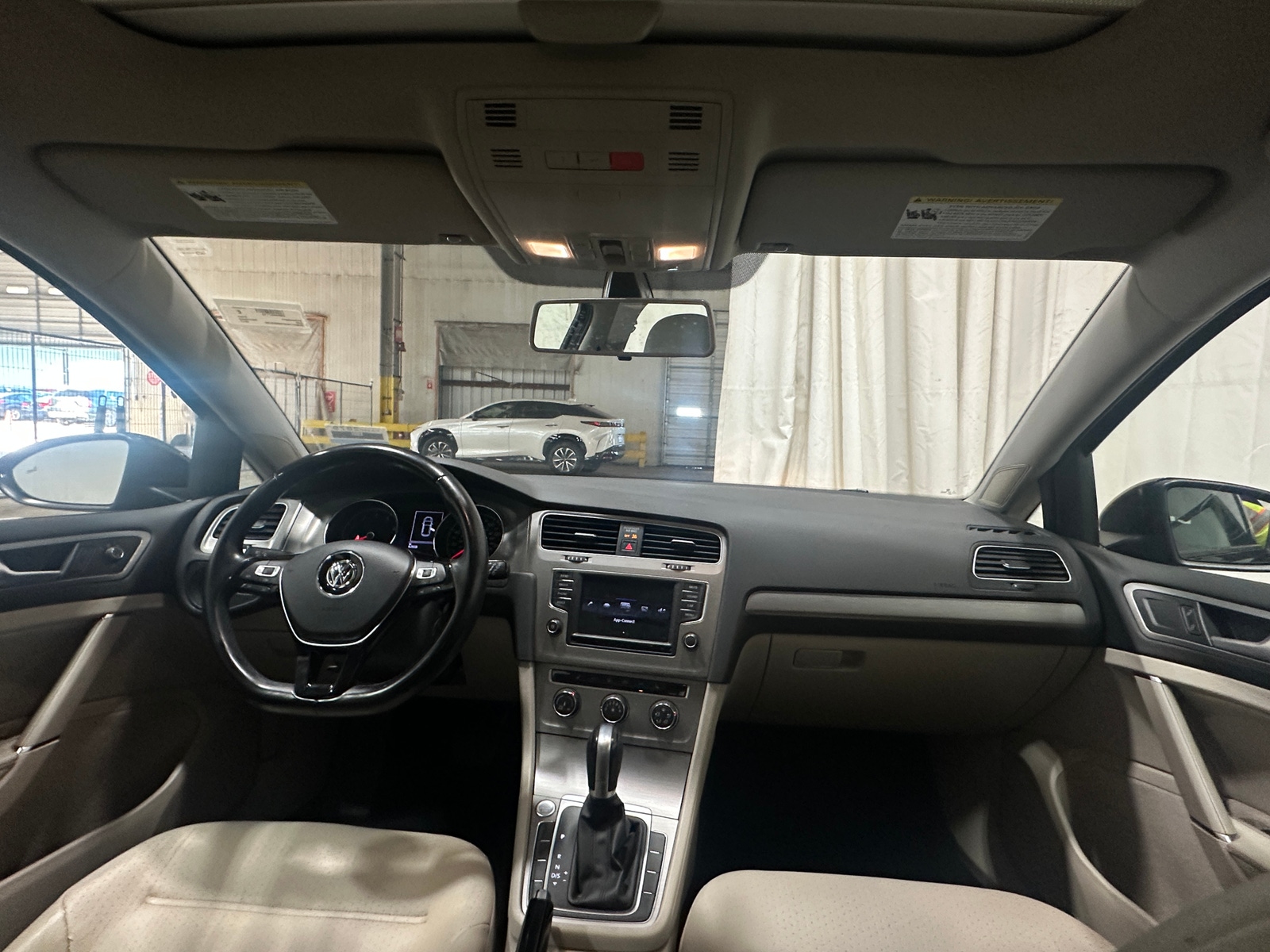 Thumbnail: 2017 Volkswagen Golf - 3