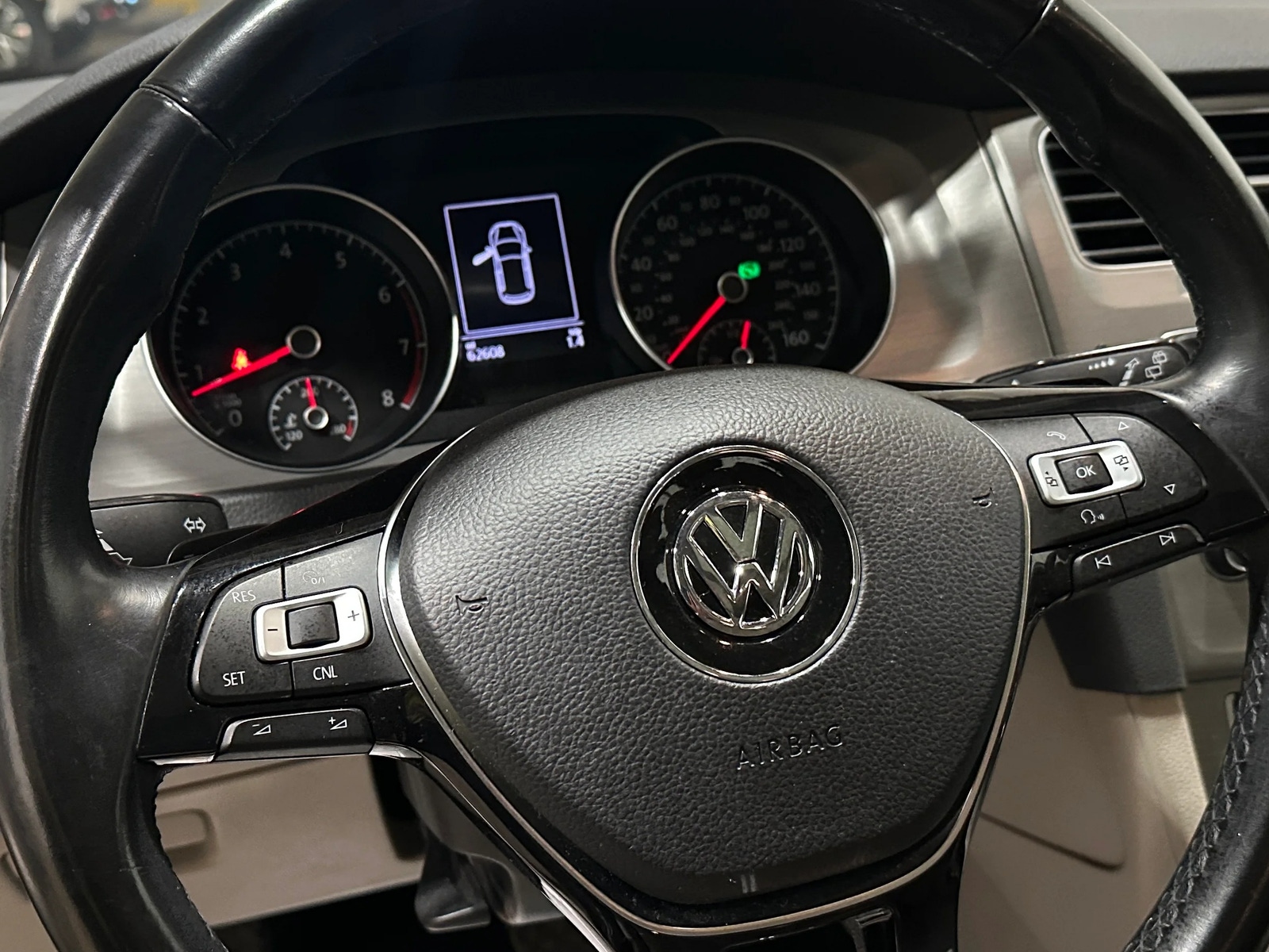 Thumbnail: 2017 Volkswagen Golf - 5