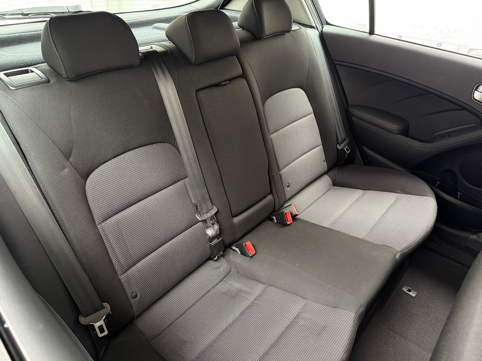 Thumbnail: 2017 Kia Forte - 6