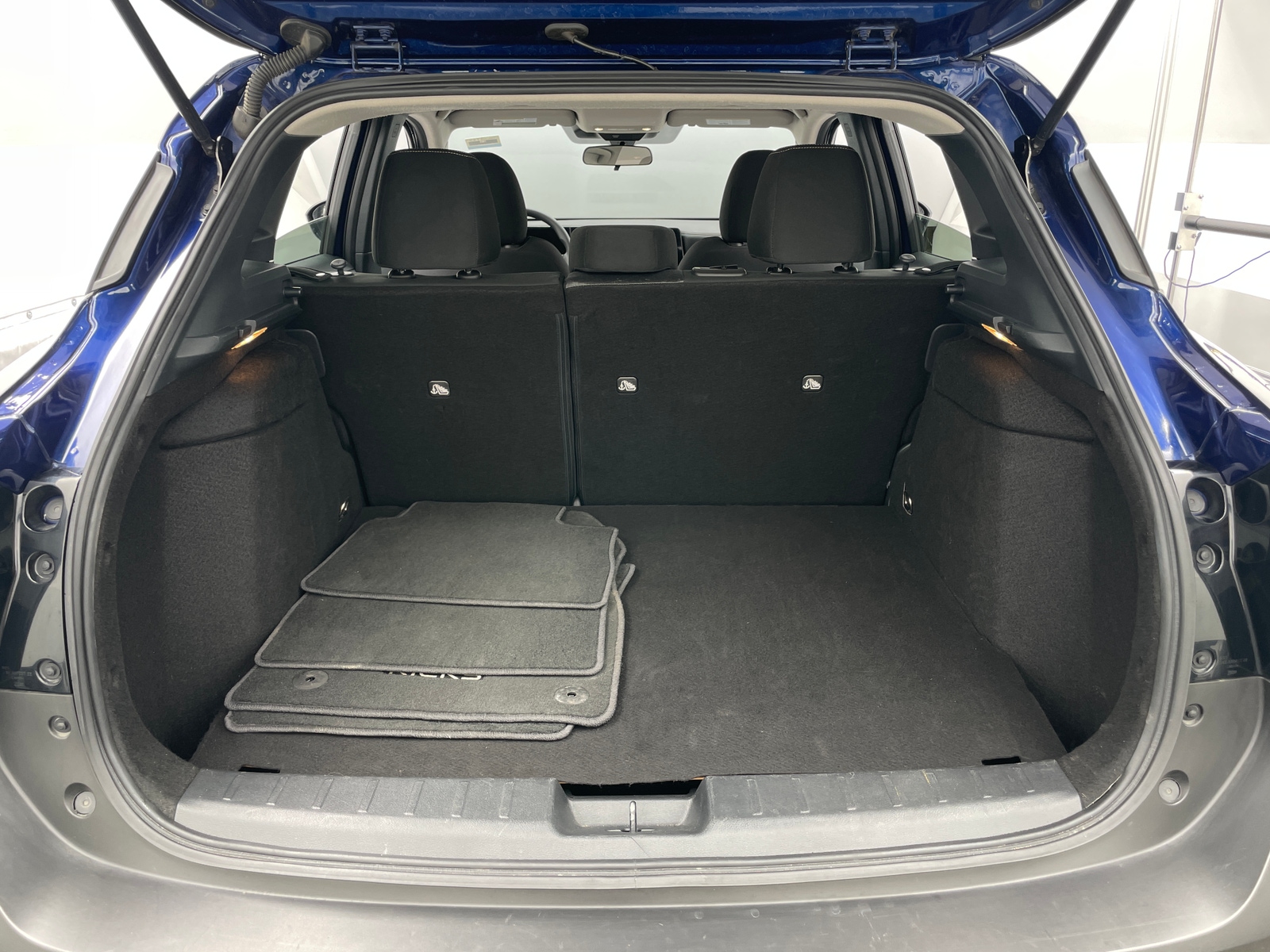 Thumbnail: 2025 Nissan Kicks - 7