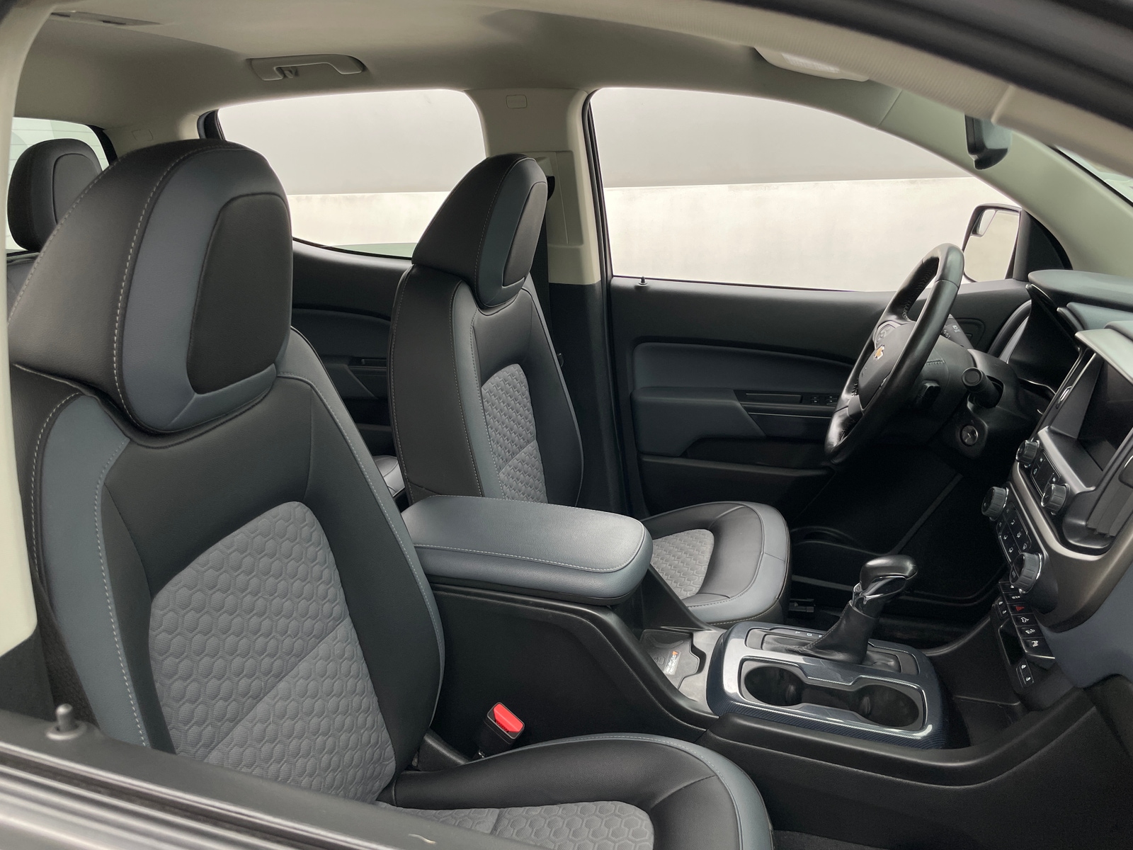 Thumbnail: 2022 Chevrolet Colorado - 2