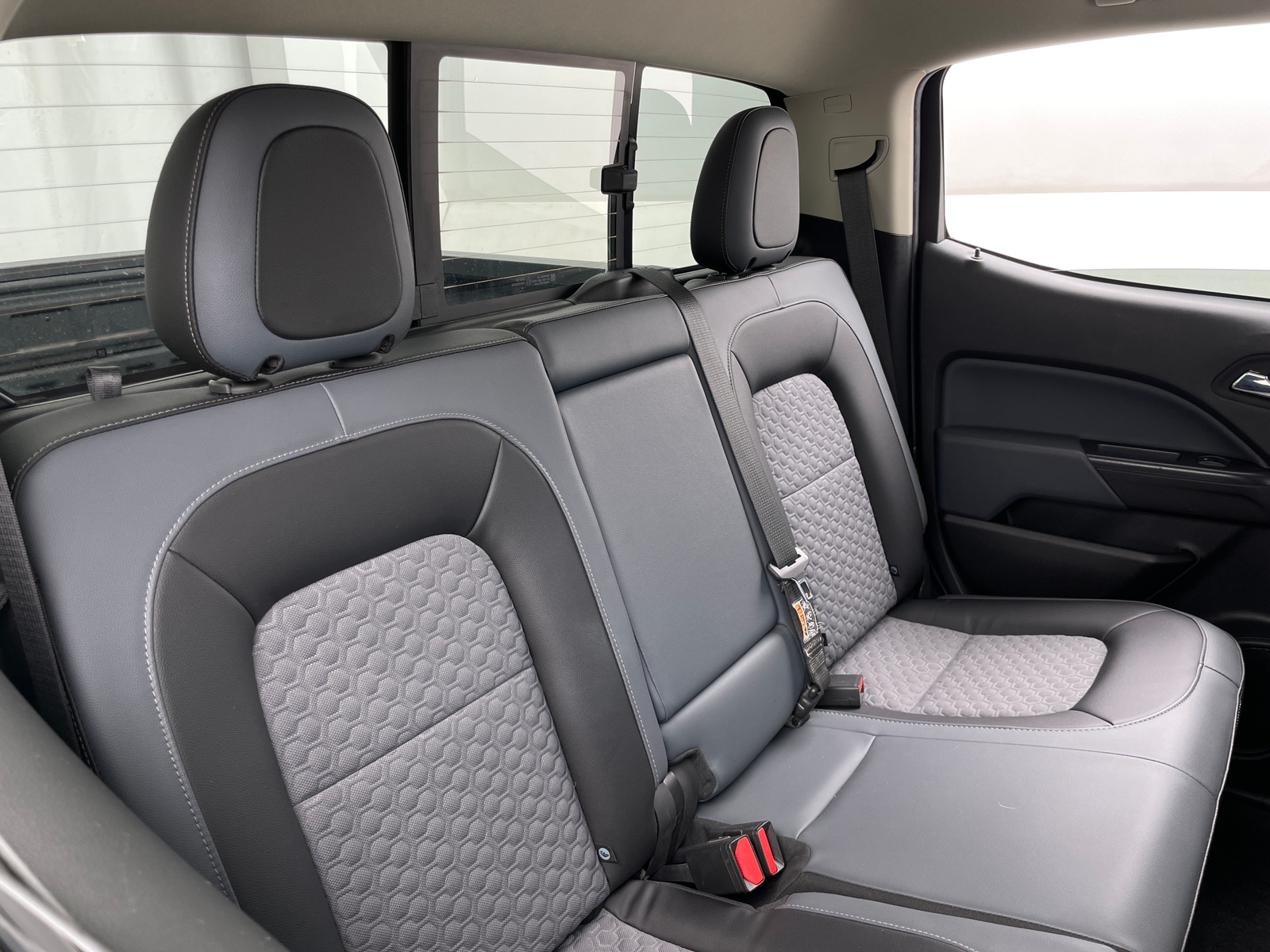 Thumbnail: 2022 Chevrolet Colorado - 6