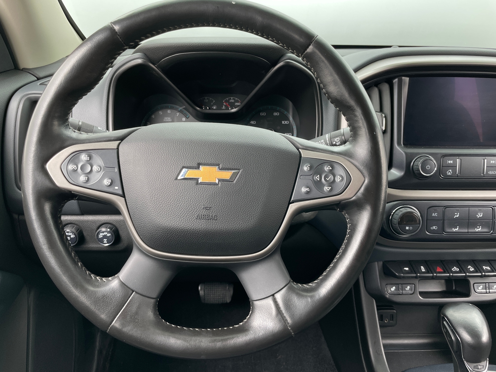 Thumbnail: 2022 Chevrolet Colorado - 5