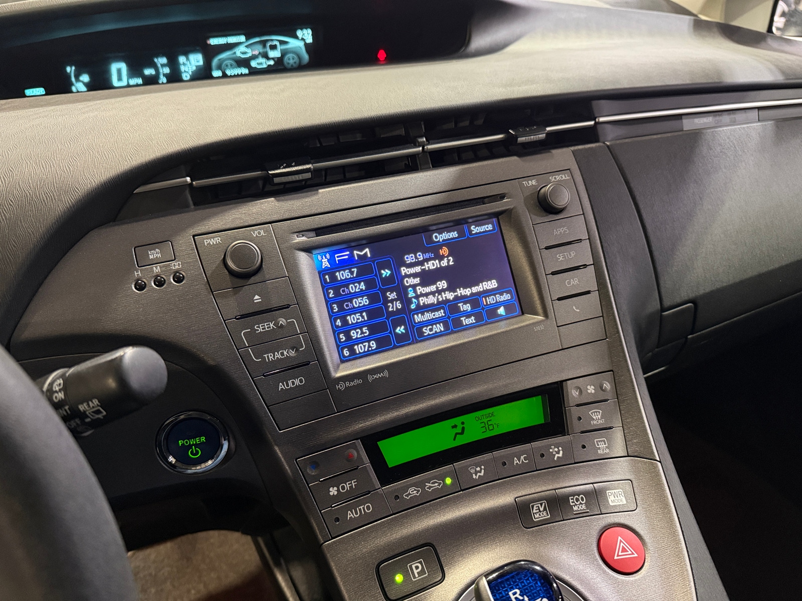 Thumbnail: 2014 Toyota Prius - 4