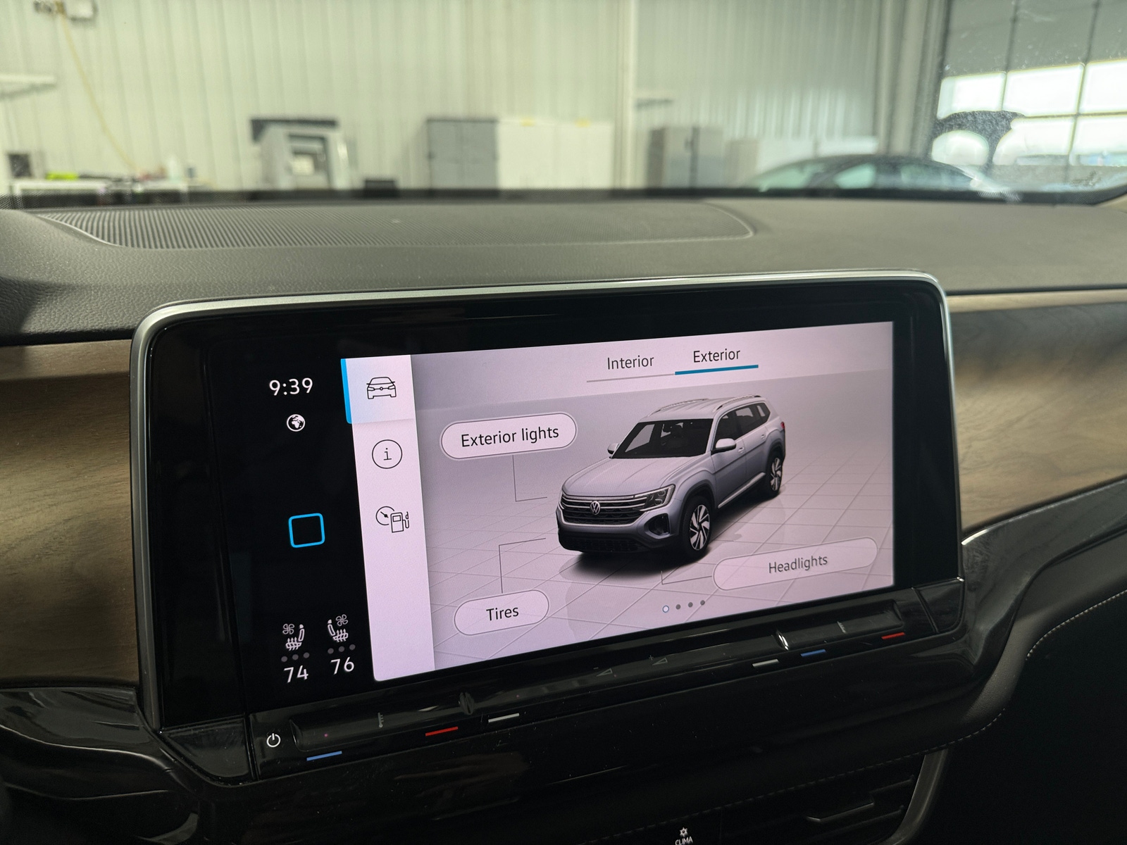 Thumbnail: 2025 Volkswagen Atlas - 3