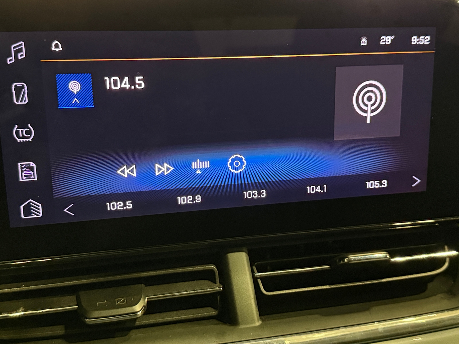 Thumbnail: 2025 Chevrolet Trax - 4