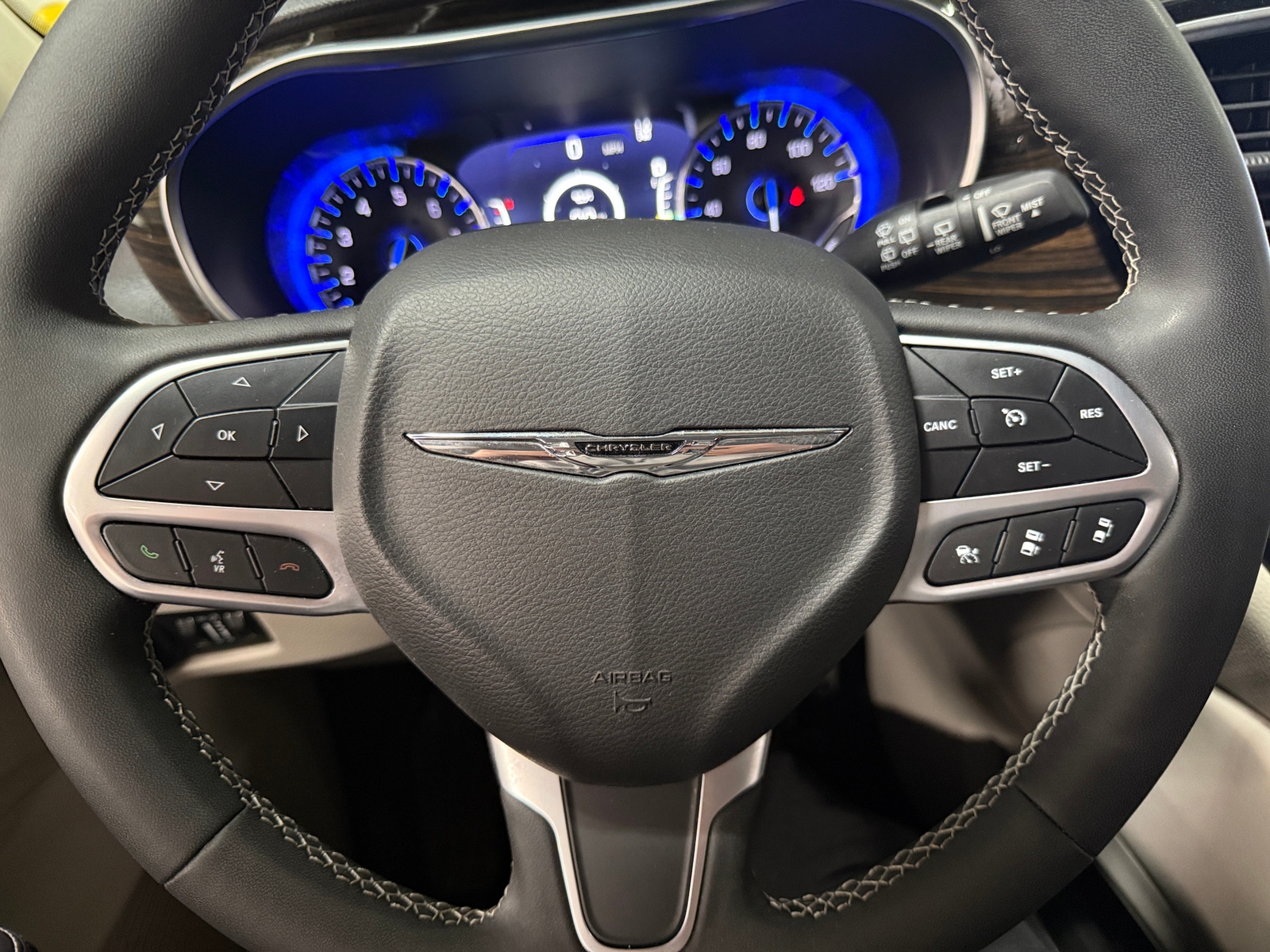 Thumbnail: 2024 Chrysler Pacifica - 4