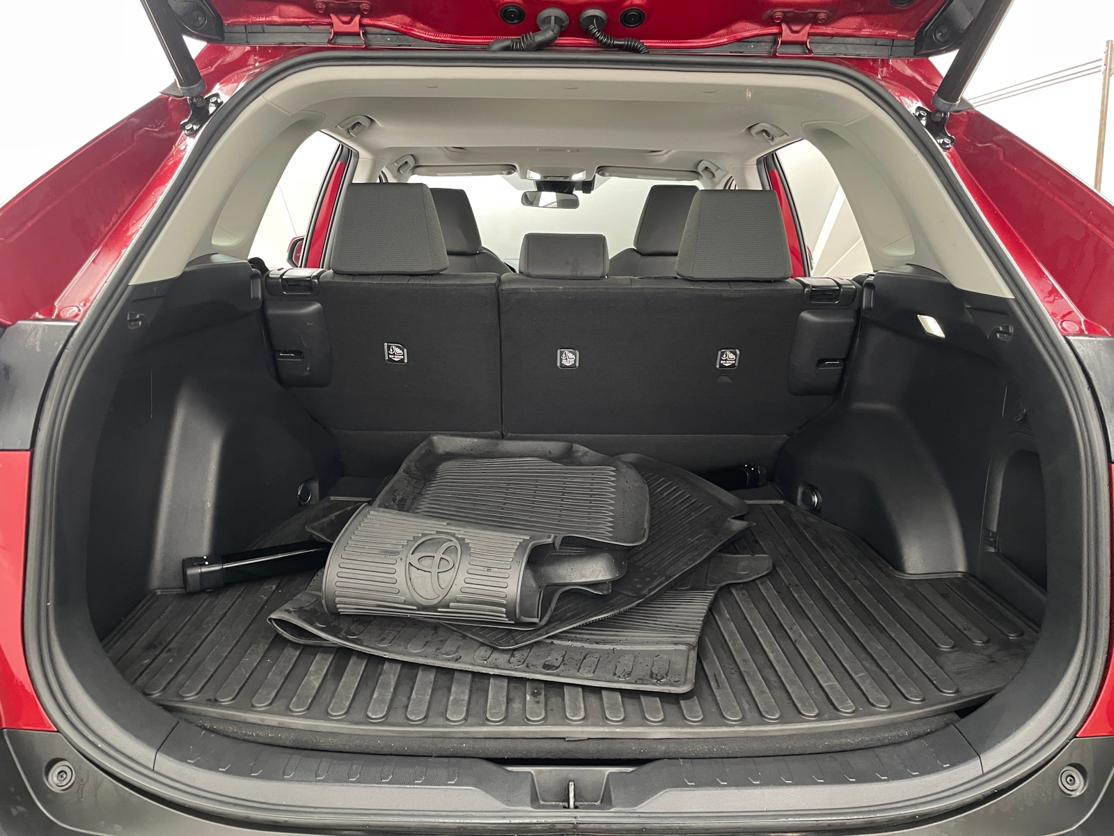 Thumbnail: 2022 Toyota RAV4 - 7