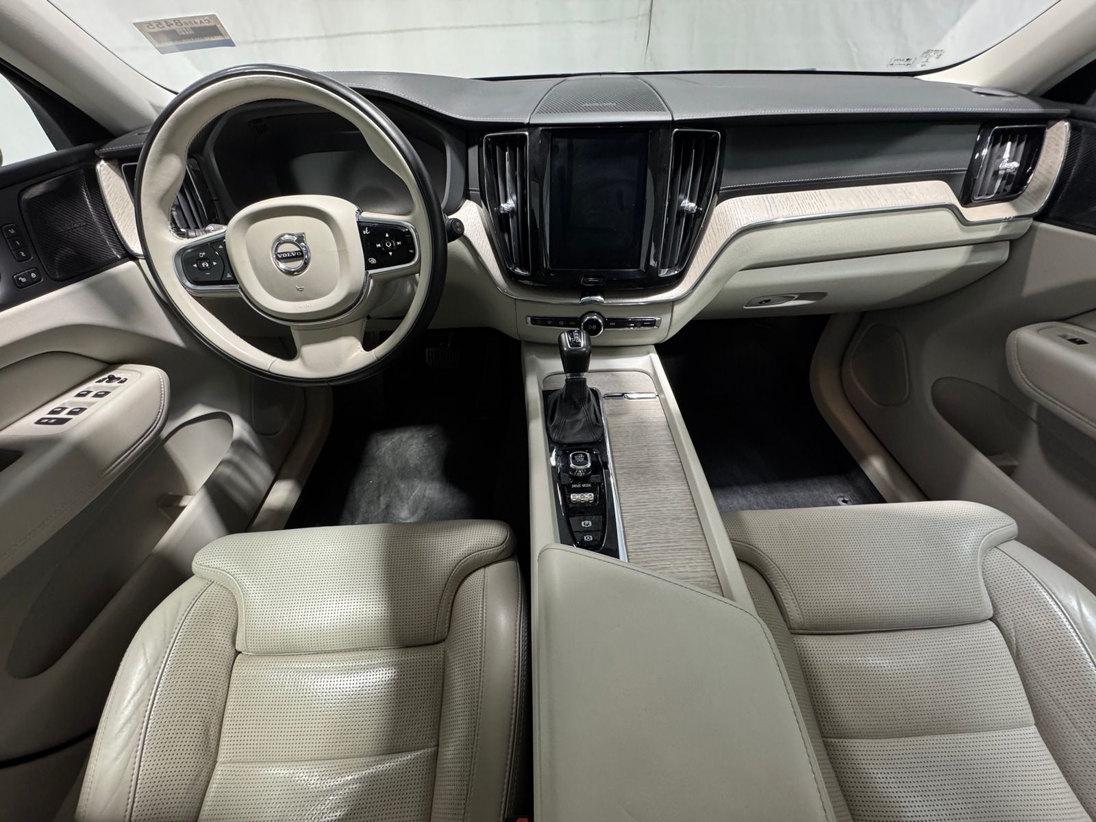 Thumbnail: 2019 Volvo XC60 - 2