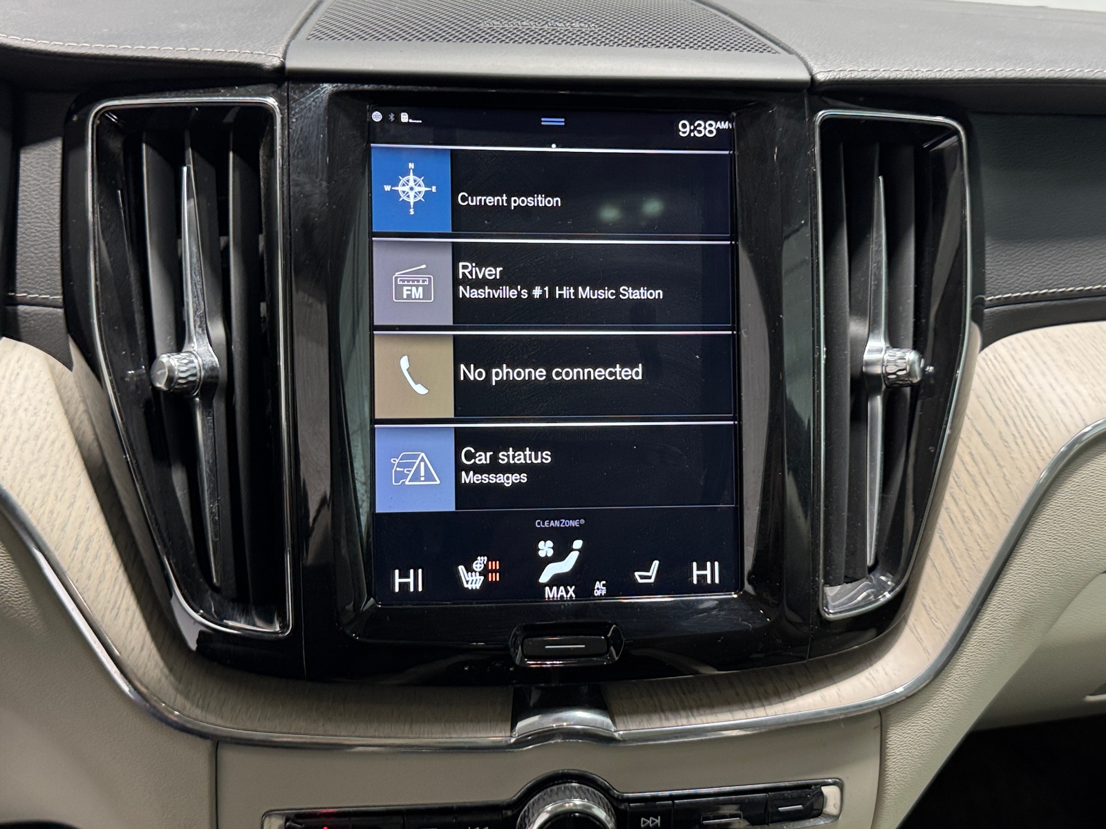 Thumbnail: 2019 Volvo XC60 - 3