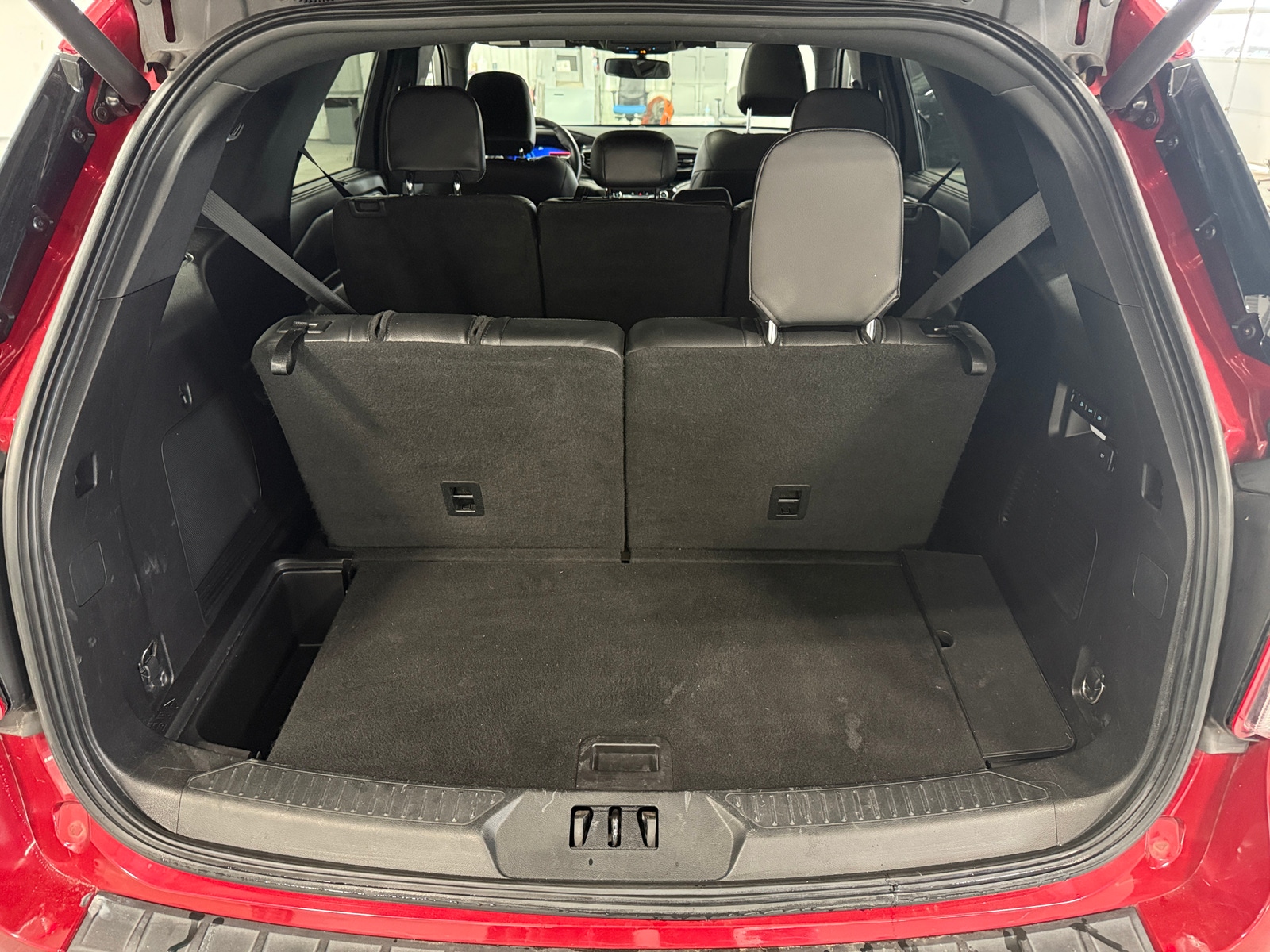 Thumbnail: 2021 Ford Explorer - 6