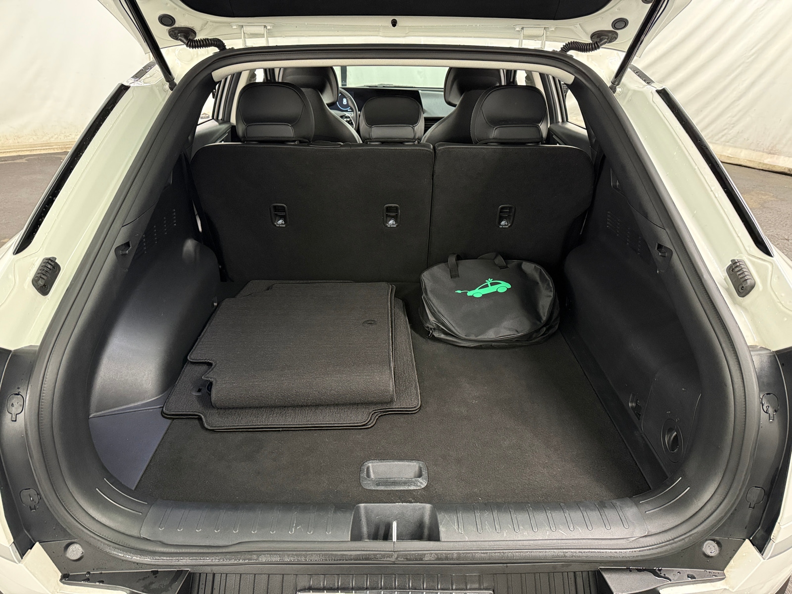 Thumbnail: 2024 Kia EV6 - 6