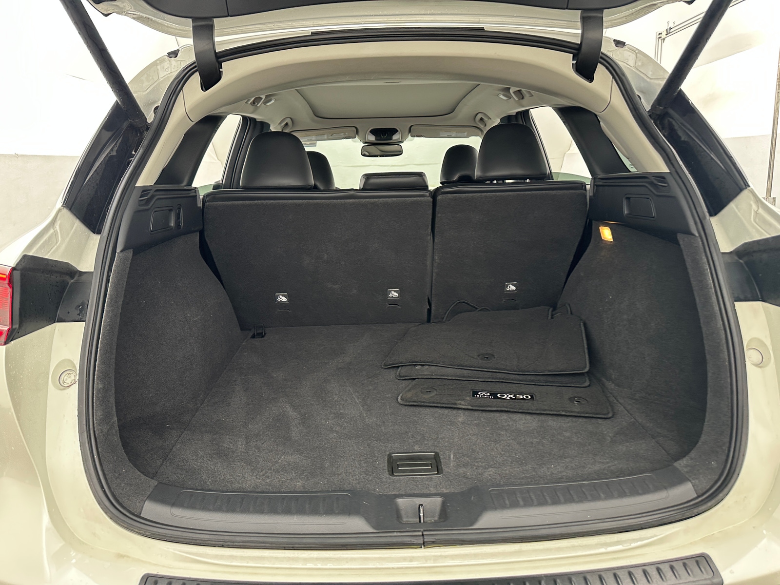 Thumbnail: 2022 INFINITI QX50 - 6