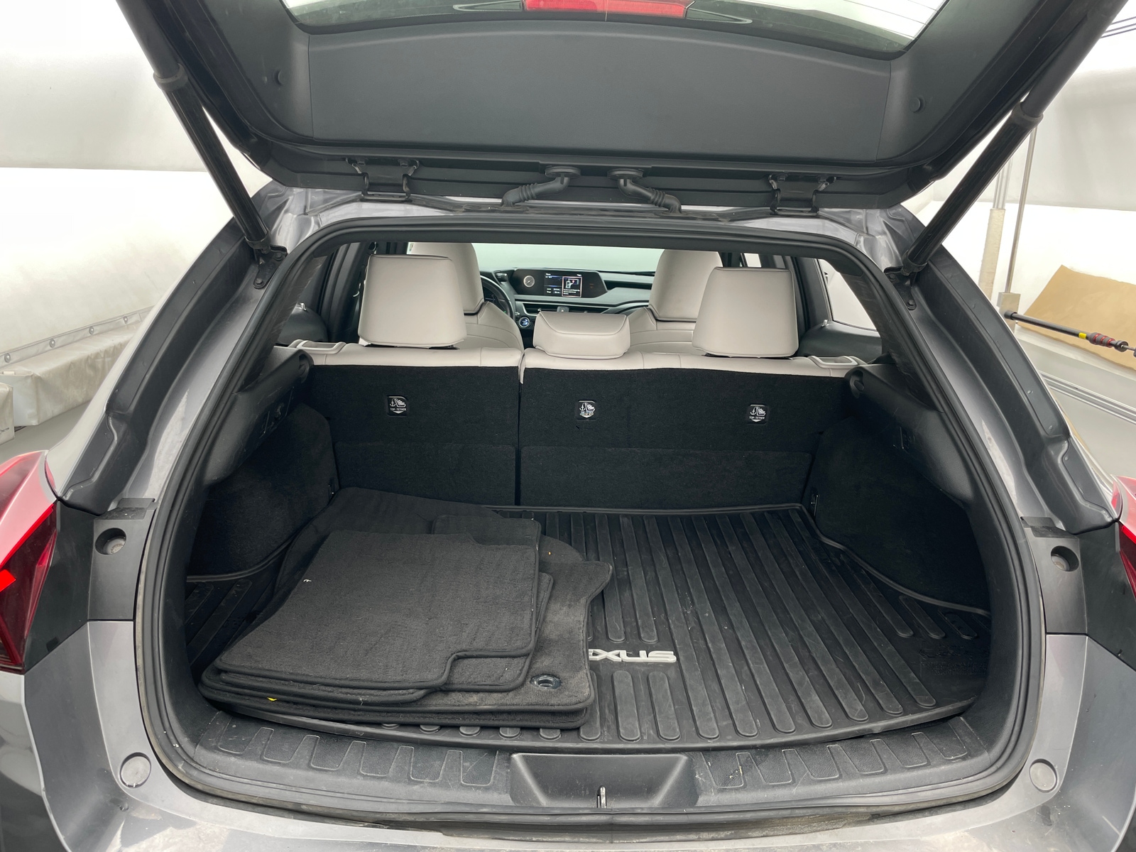 Thumbnail: 2020 Lexus UX - 6