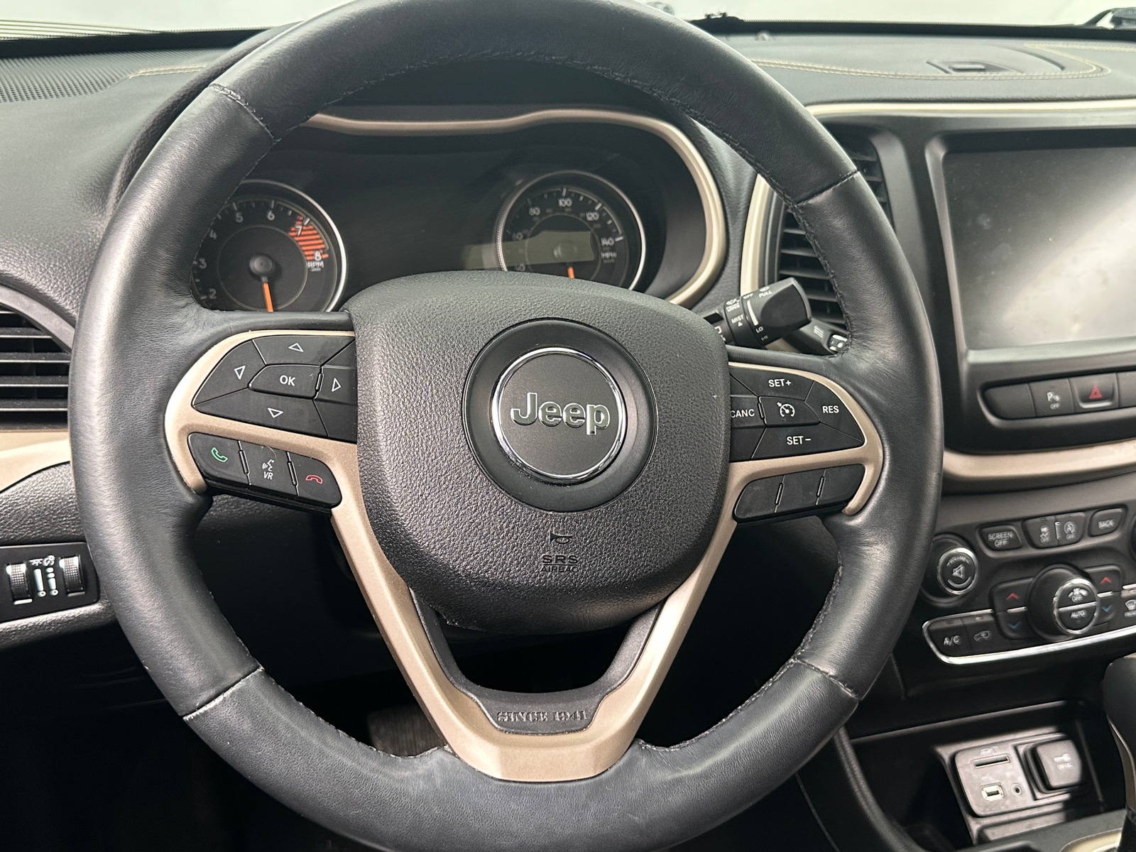 Thumbnail: 2016 Jeep Cherokee - 4