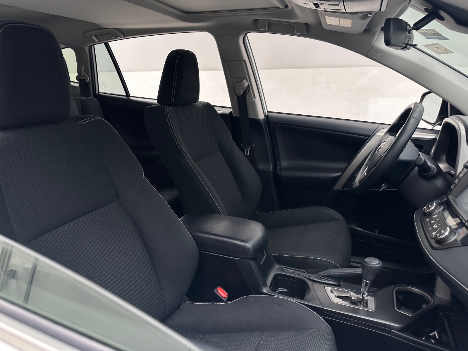 Thumbnail: 2018 Toyota RAV4 - 2