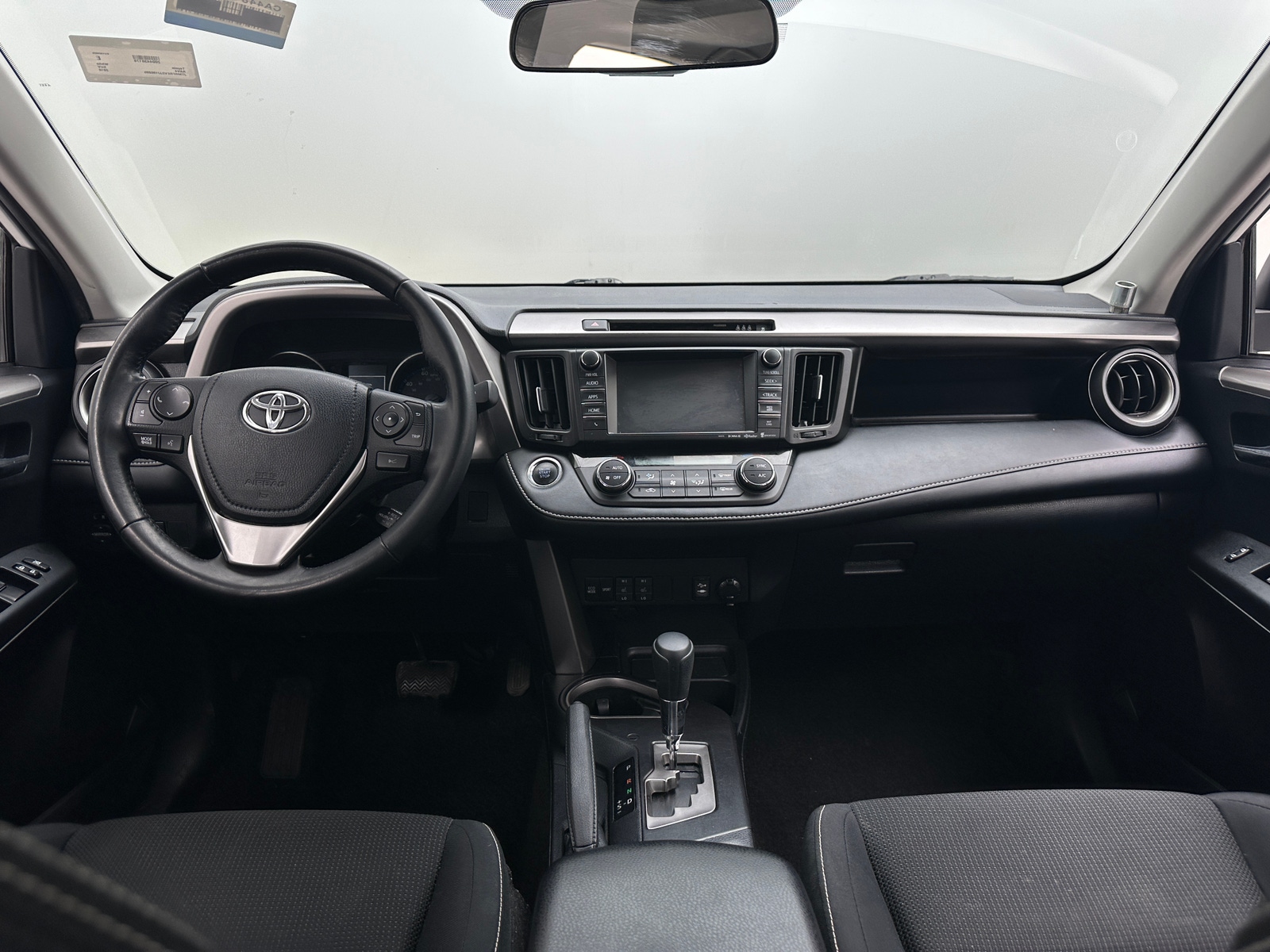 Thumbnail: 2018 Toyota RAV4 - 3