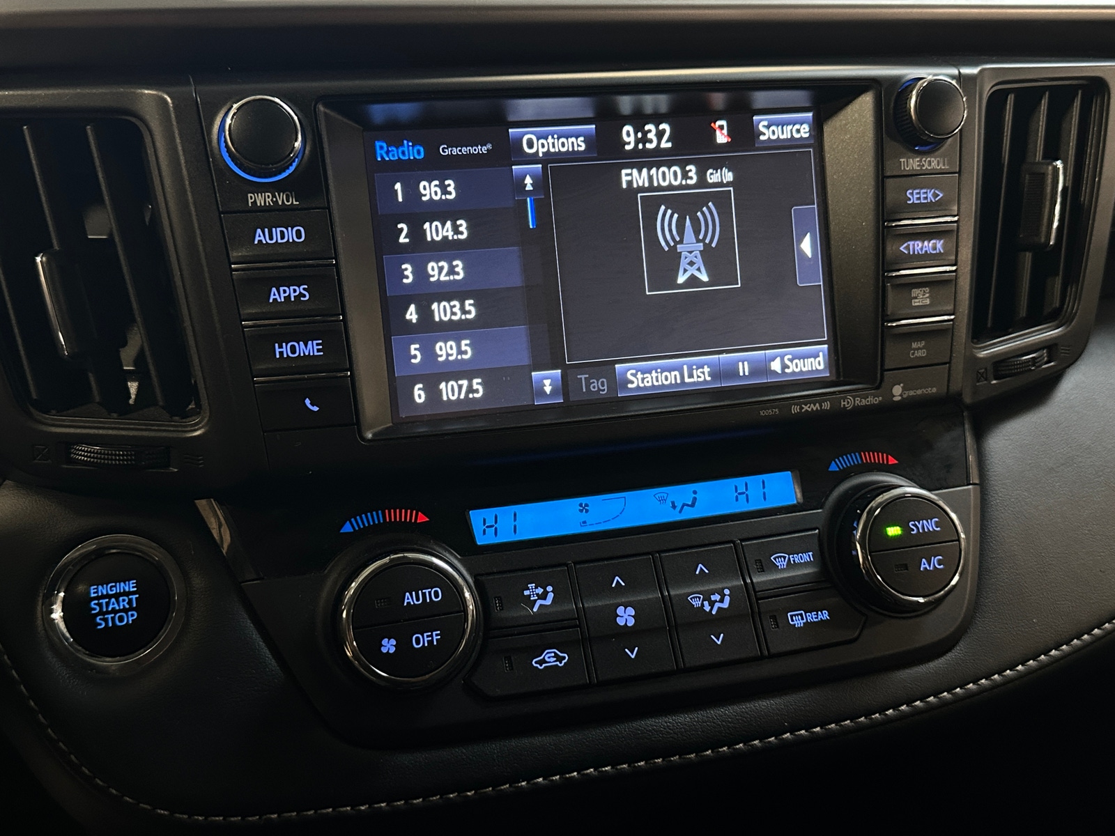 Thumbnail: 2018 Toyota RAV4 - 4