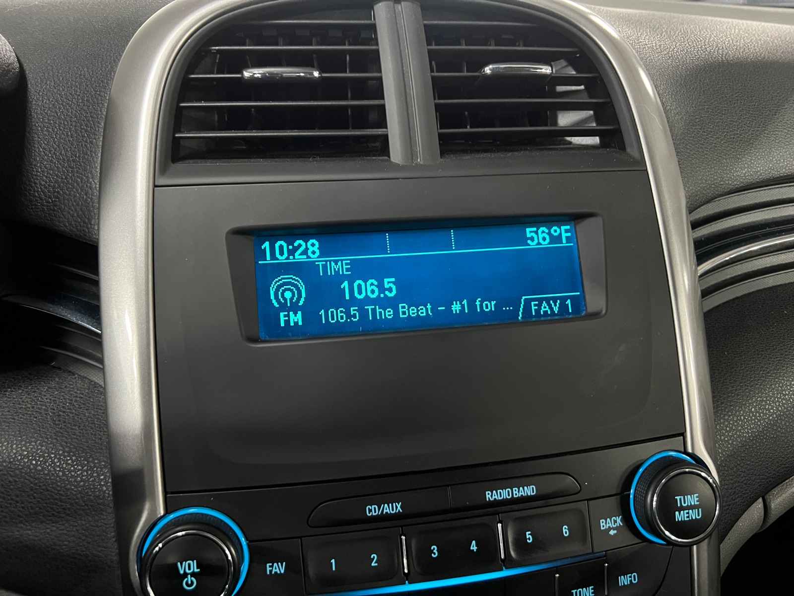 Thumbnail: 2014 Chevrolet Malibu - 4