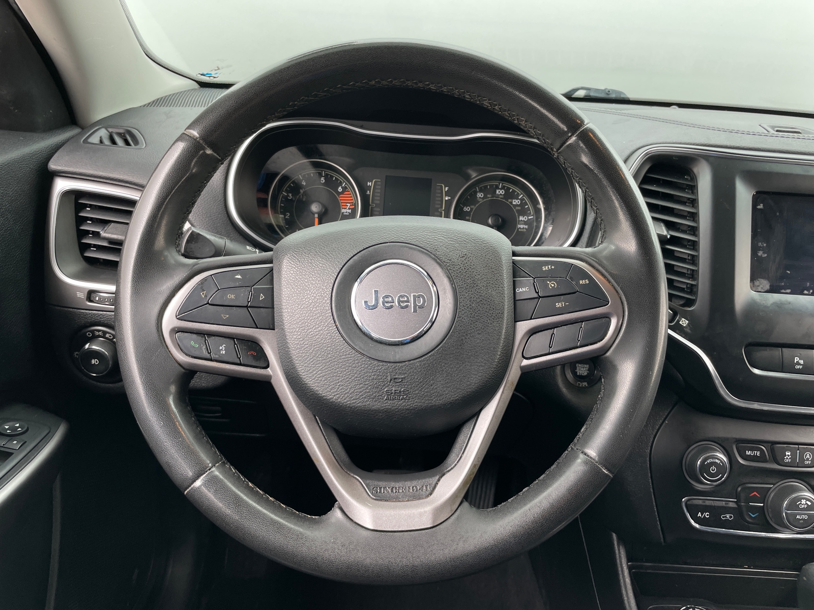 Thumbnail: 2020 Jeep Cherokee - 5