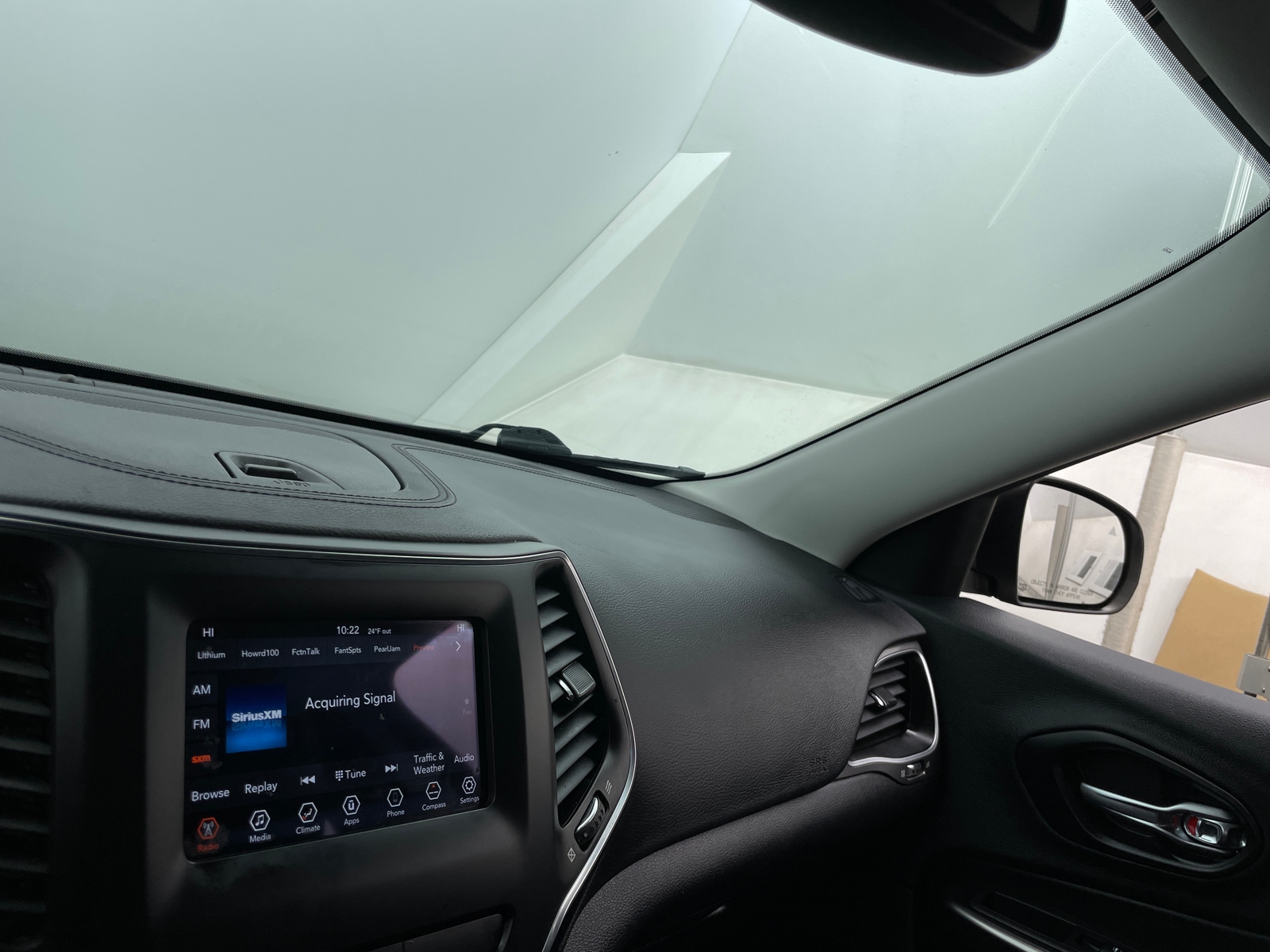 Thumbnail: 2020 Jeep Cherokee - 4