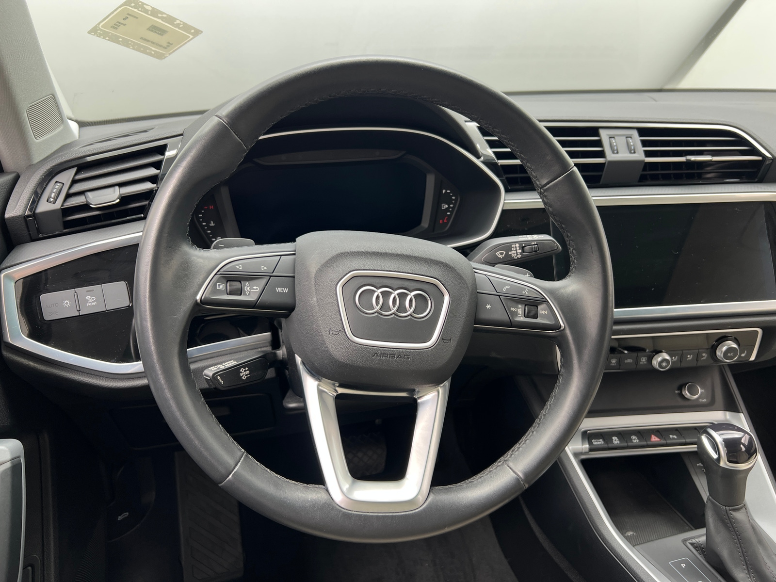 Thumbnail: 2023 Audi Q3 - 4