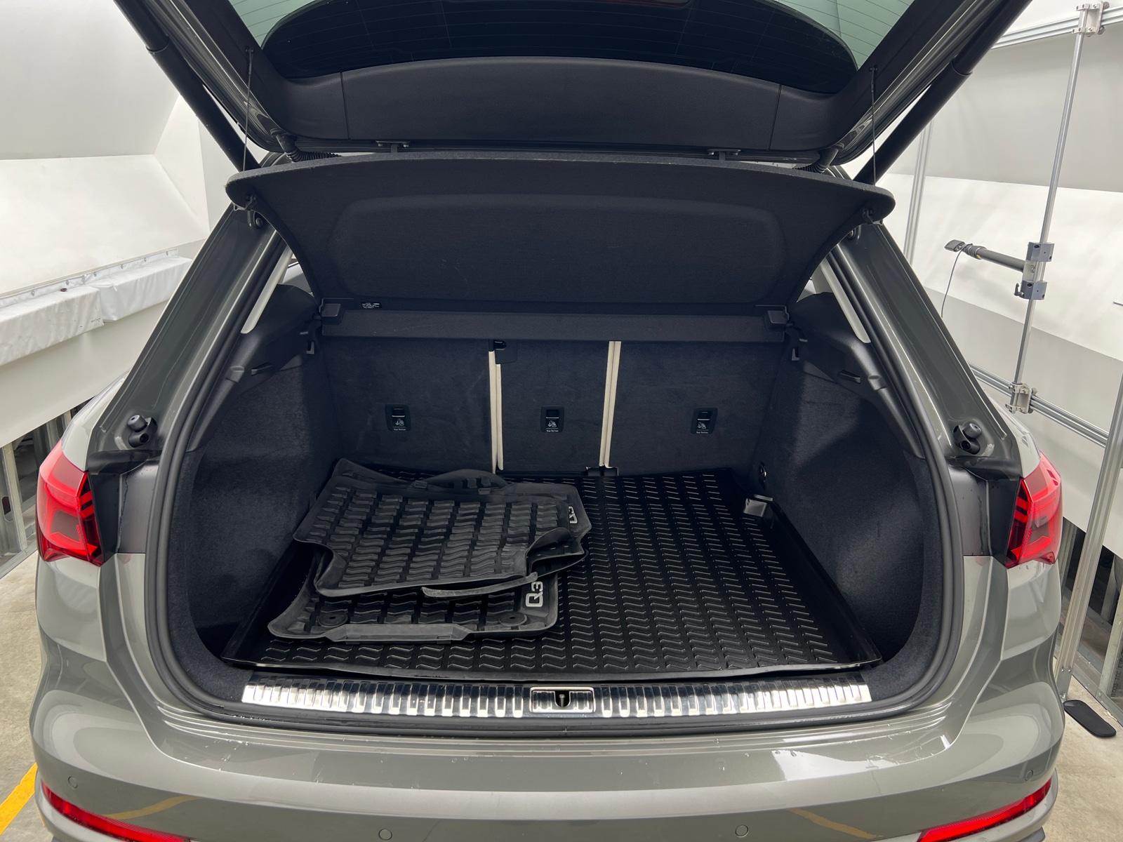 Thumbnail: 2023 Audi Q3 - 6