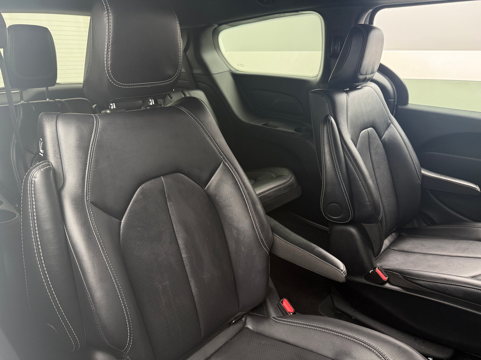 Thumbnail: 2025 Chrysler Pacifica - 5