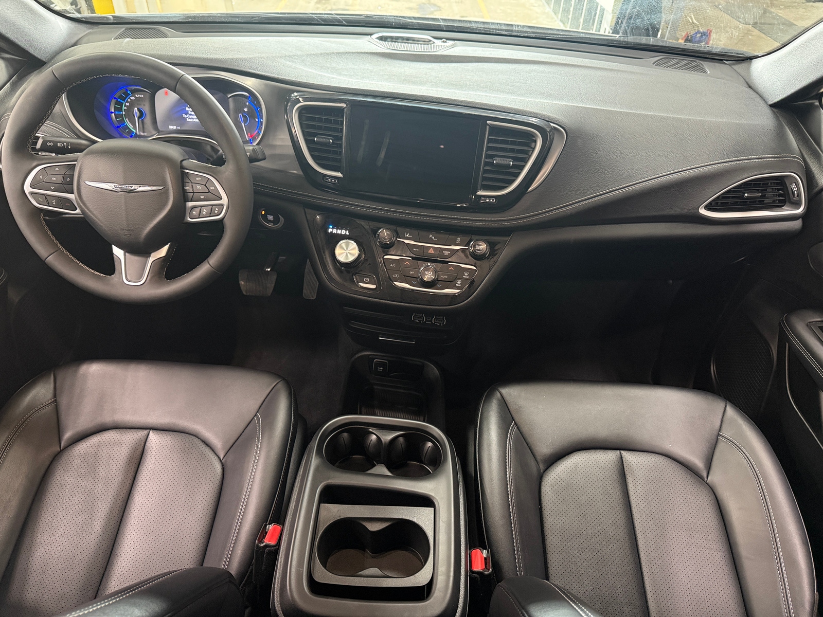 Thumbnail: 2025 Chrysler Pacifica - 2