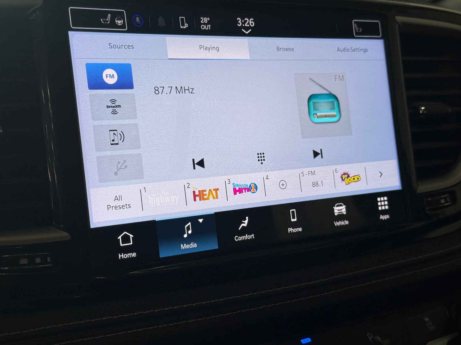 Thumbnail: 2025 Chrysler Pacifica - 3