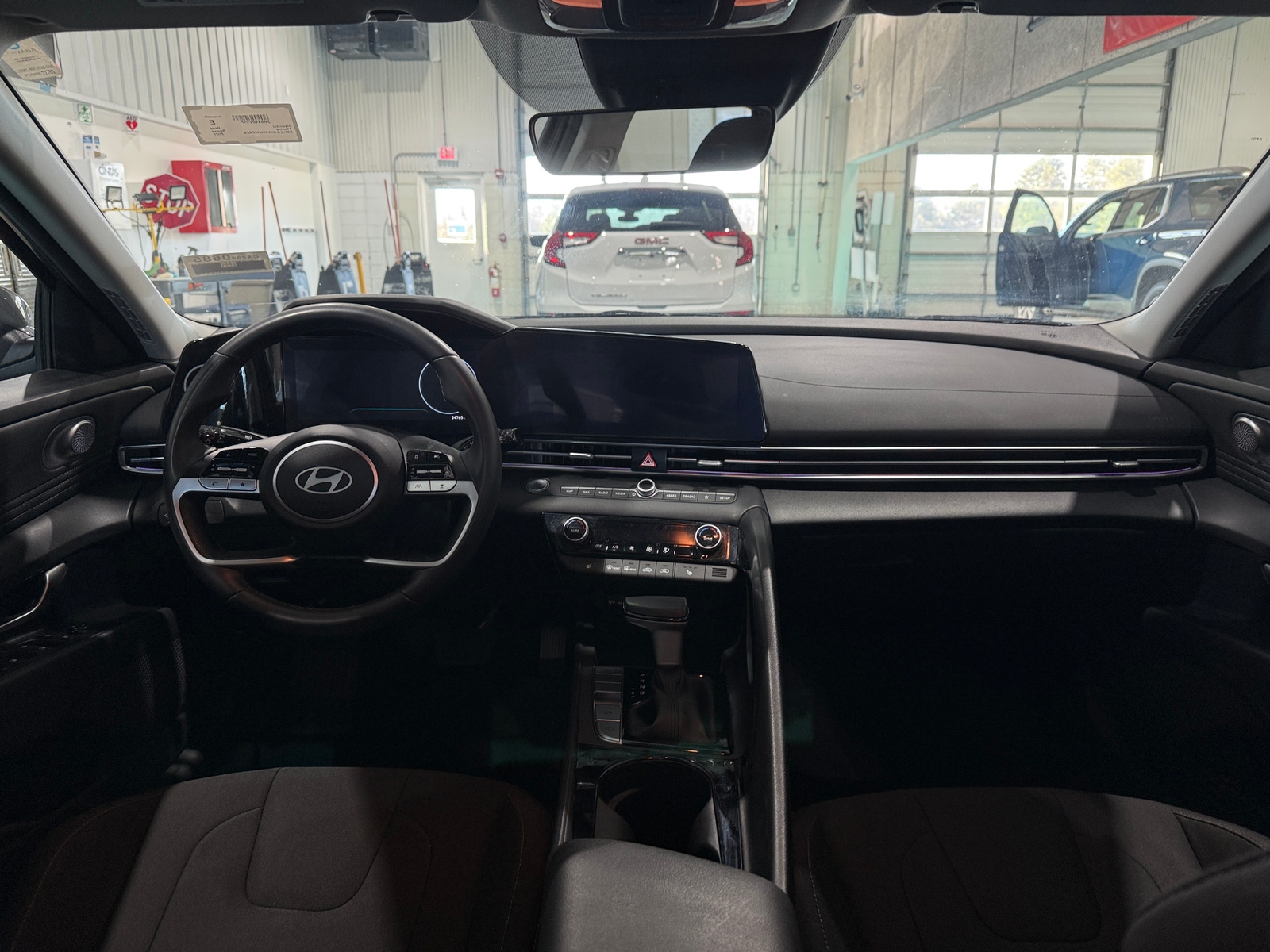 Thumbnail: 2025 Hyundai Elantra - 3