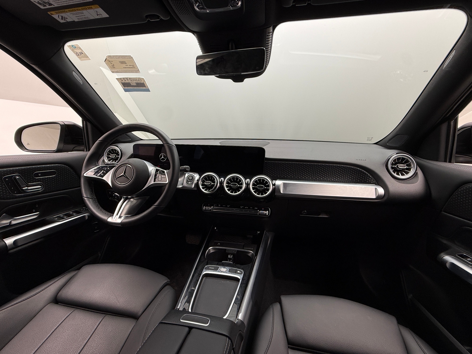 Thumbnail: 2025 Mercedes-Benz GLB - 2