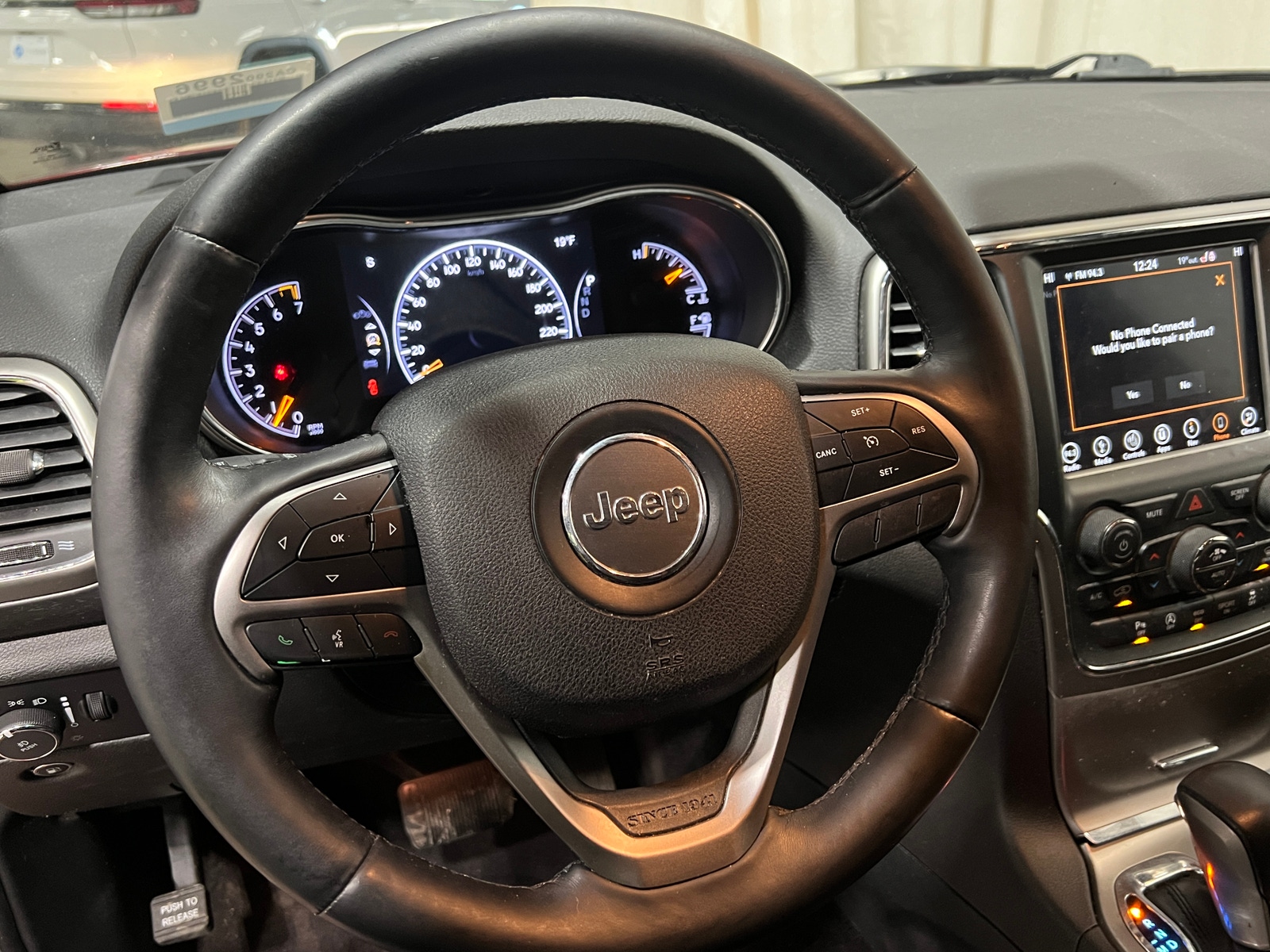 Thumbnail: 2018 Jeep Grand Cherokee - 4