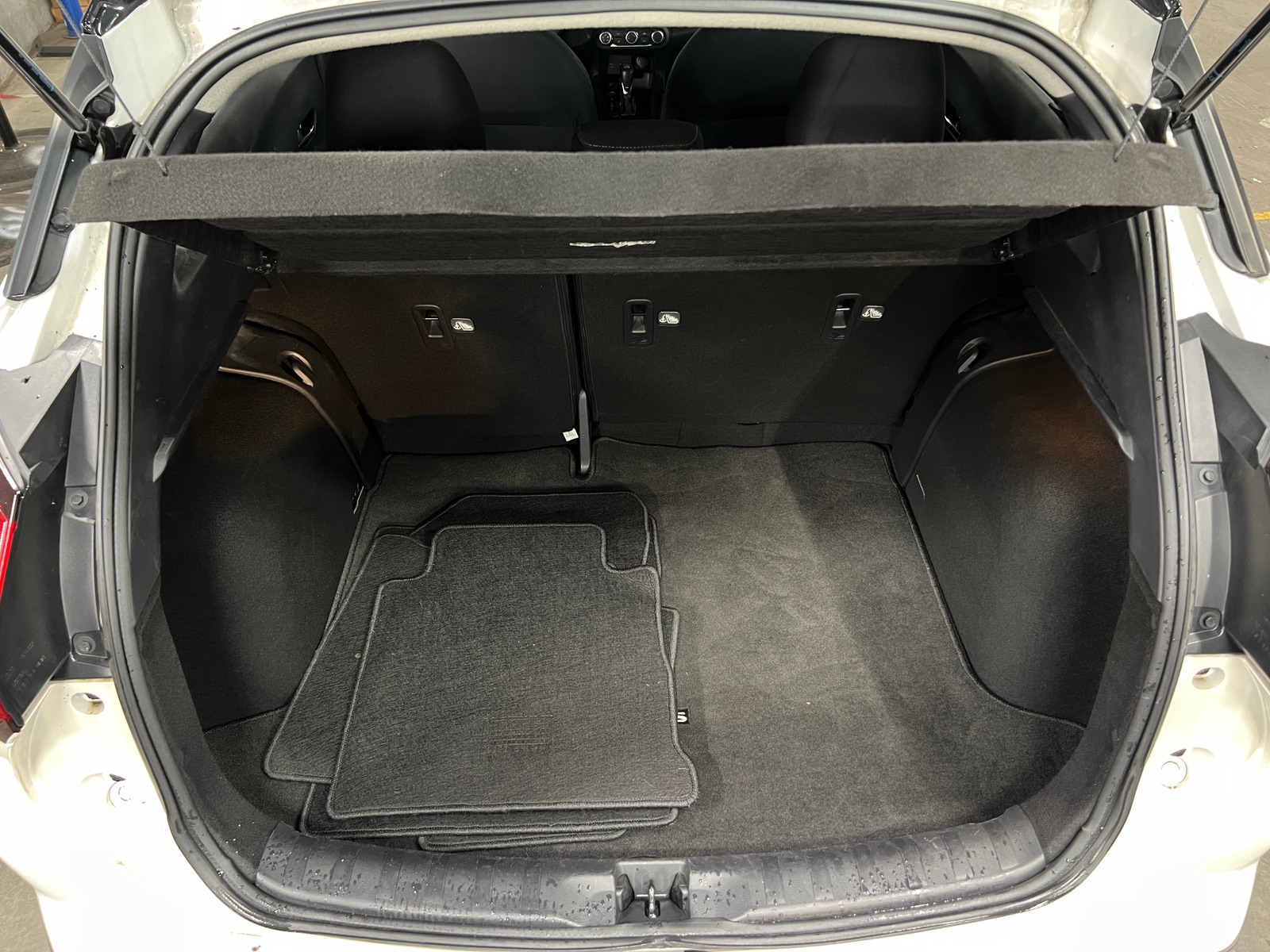 Thumbnail: 2023 Nissan Kicks - 7