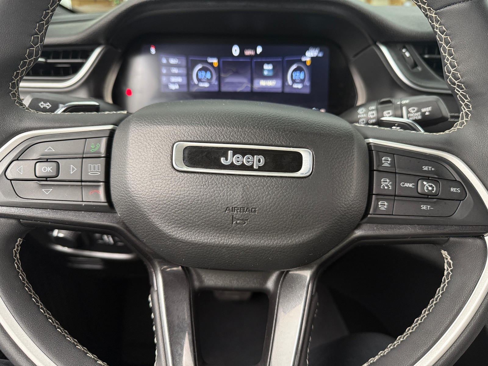 Thumbnail: 2023 Jeep Grand Cherokee - 4