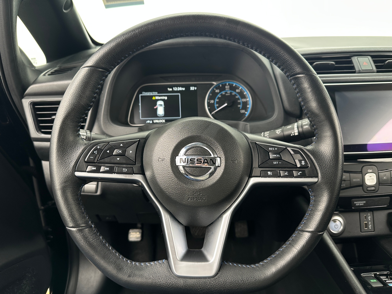 Thumbnail: 2020 Nissan Leaf - 5