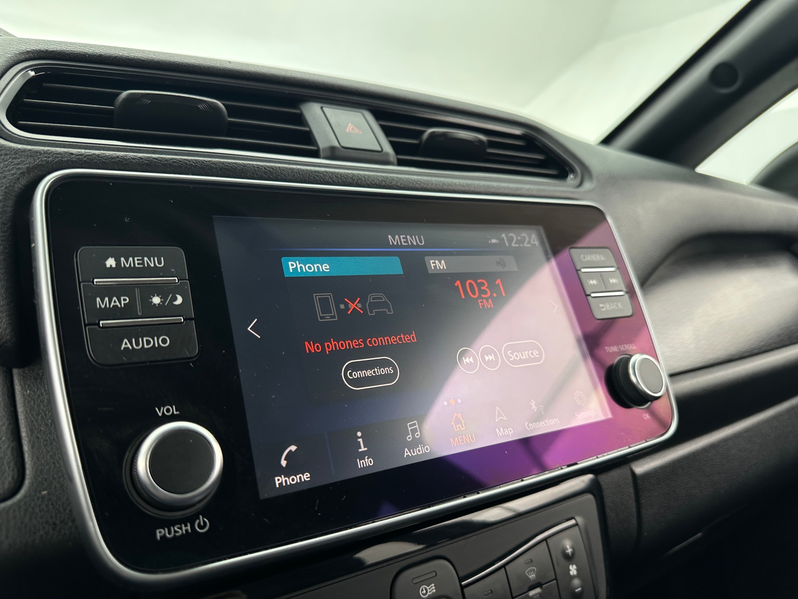 Thumbnail: 2020 Nissan Leaf - 4