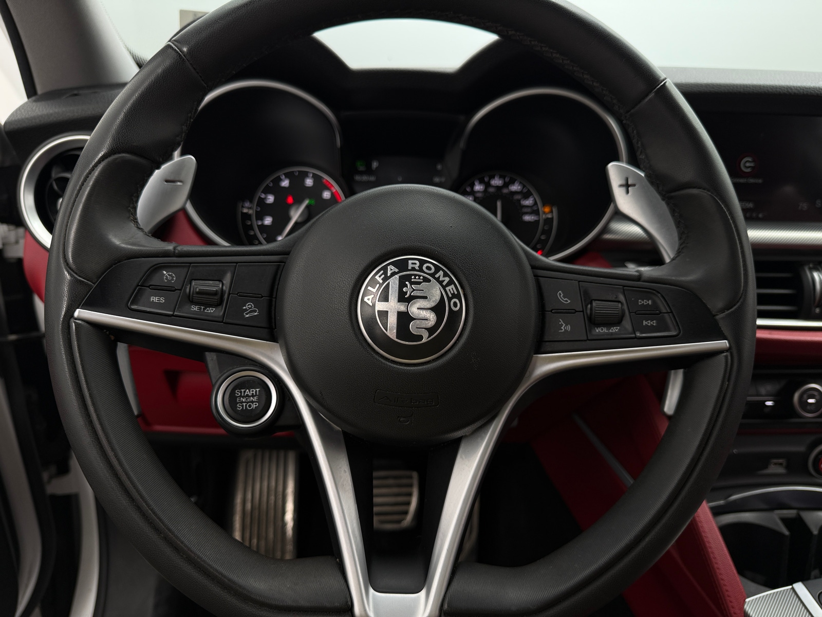 Thumbnail: 2019 Alfa Romeo Stelvio - 4