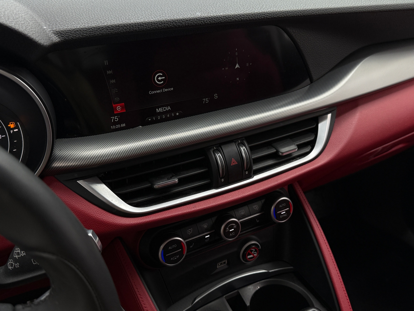 Thumbnail: 2019 Alfa Romeo Stelvio - 3