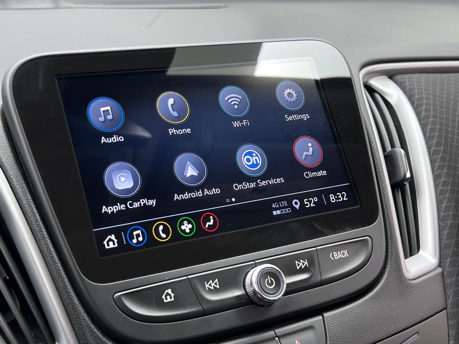 Thumbnail: 2024 Chevrolet Malibu - 4